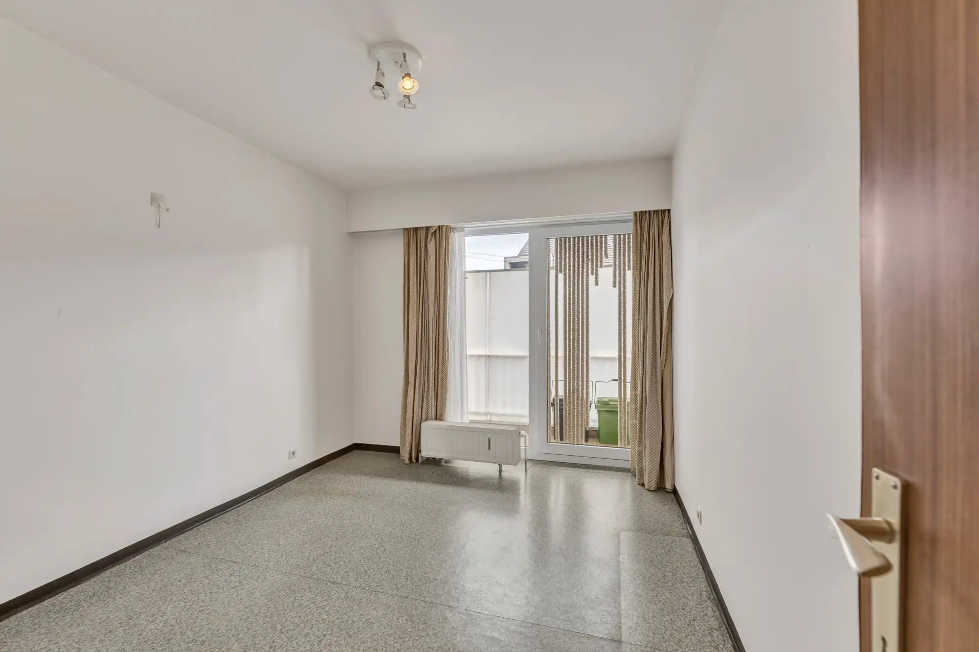 Ruim appartement aan het treinstation te Denderleeuw foto 13