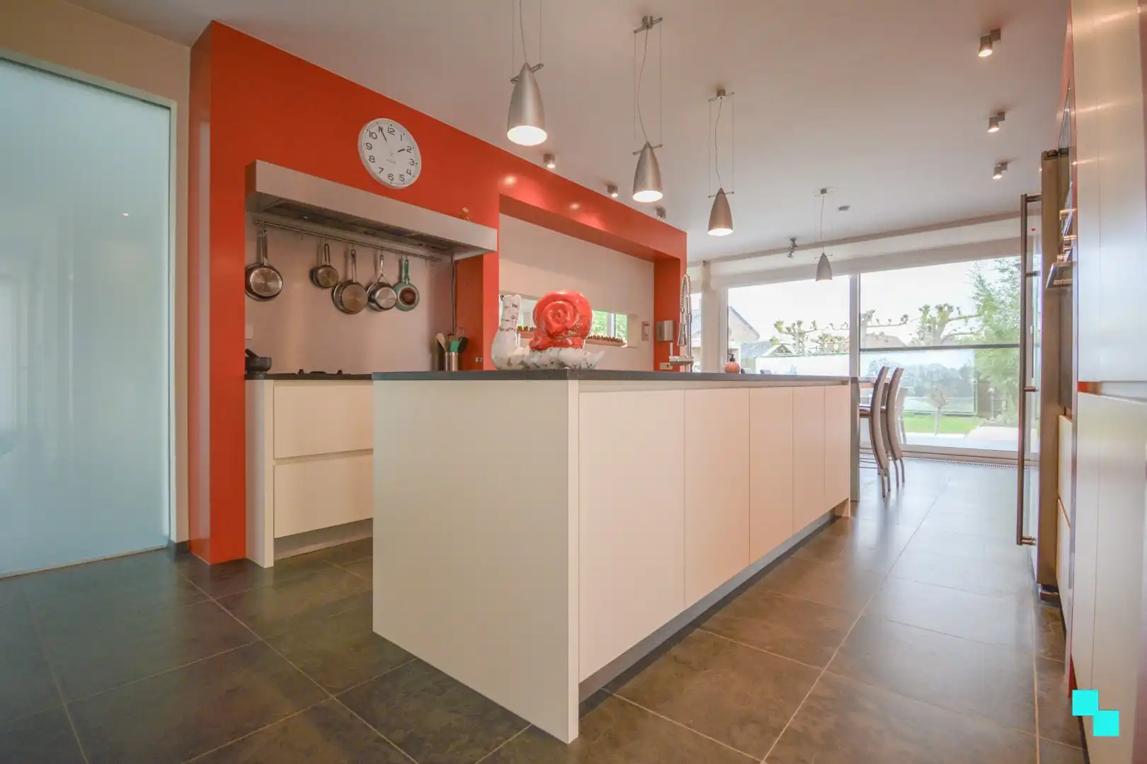 Bijzonder lichtrijke en verrassend ruime villa te Hooglede foto 10