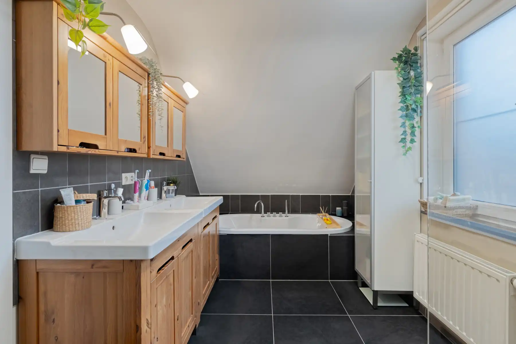 Instapklare woning met 3 slaapkamers en garage  foto 9