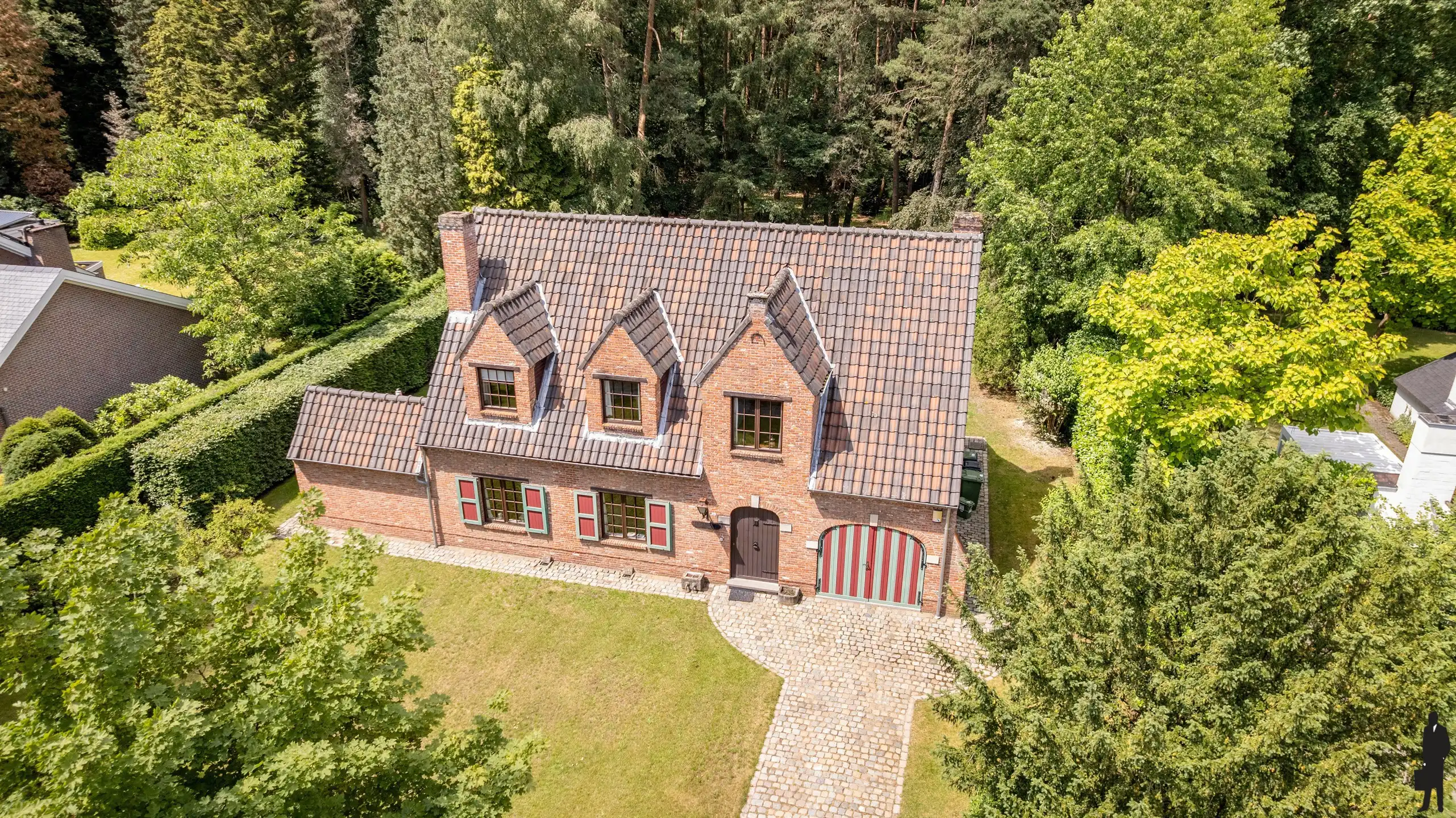 Zeer rustig gelegen villa op prachtig perceel van ca. 1594m² foto 26