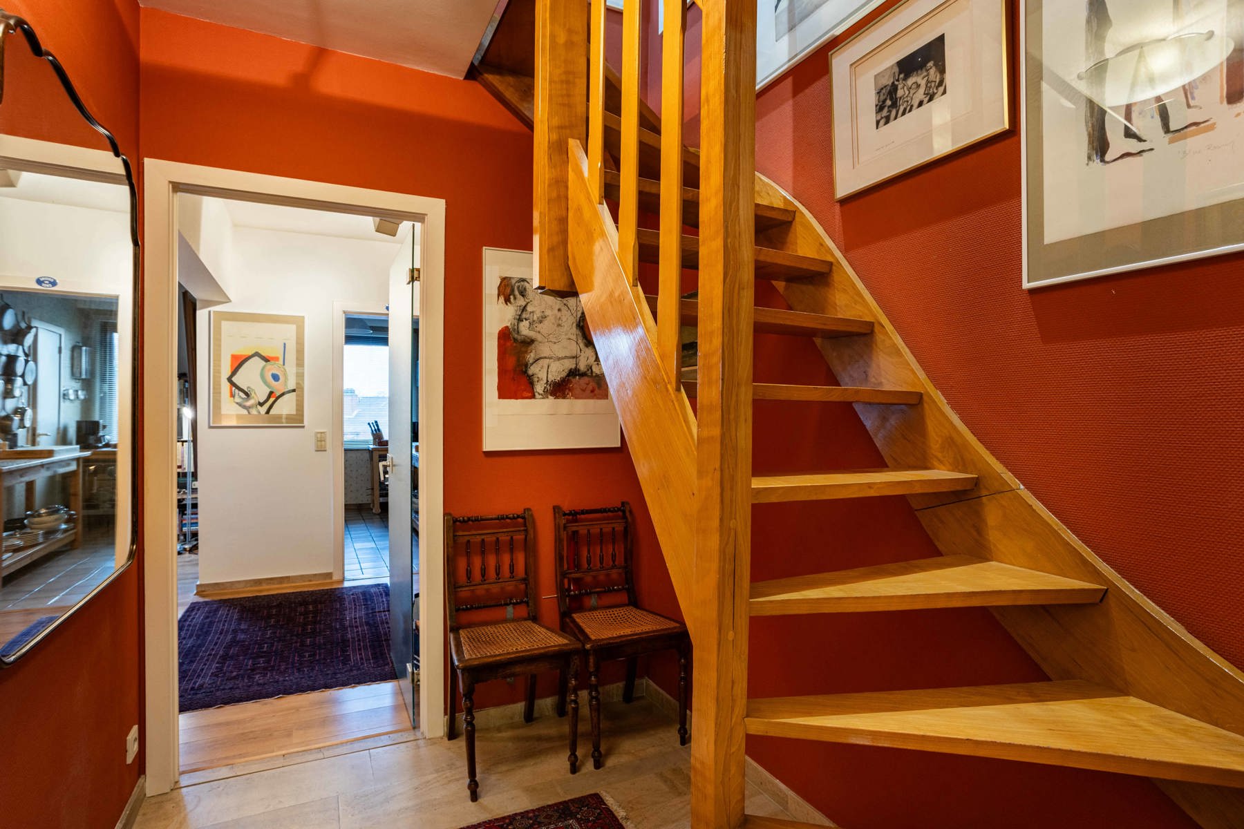 Ruim en lichtrijk duplexappartement met garagebox foto 8