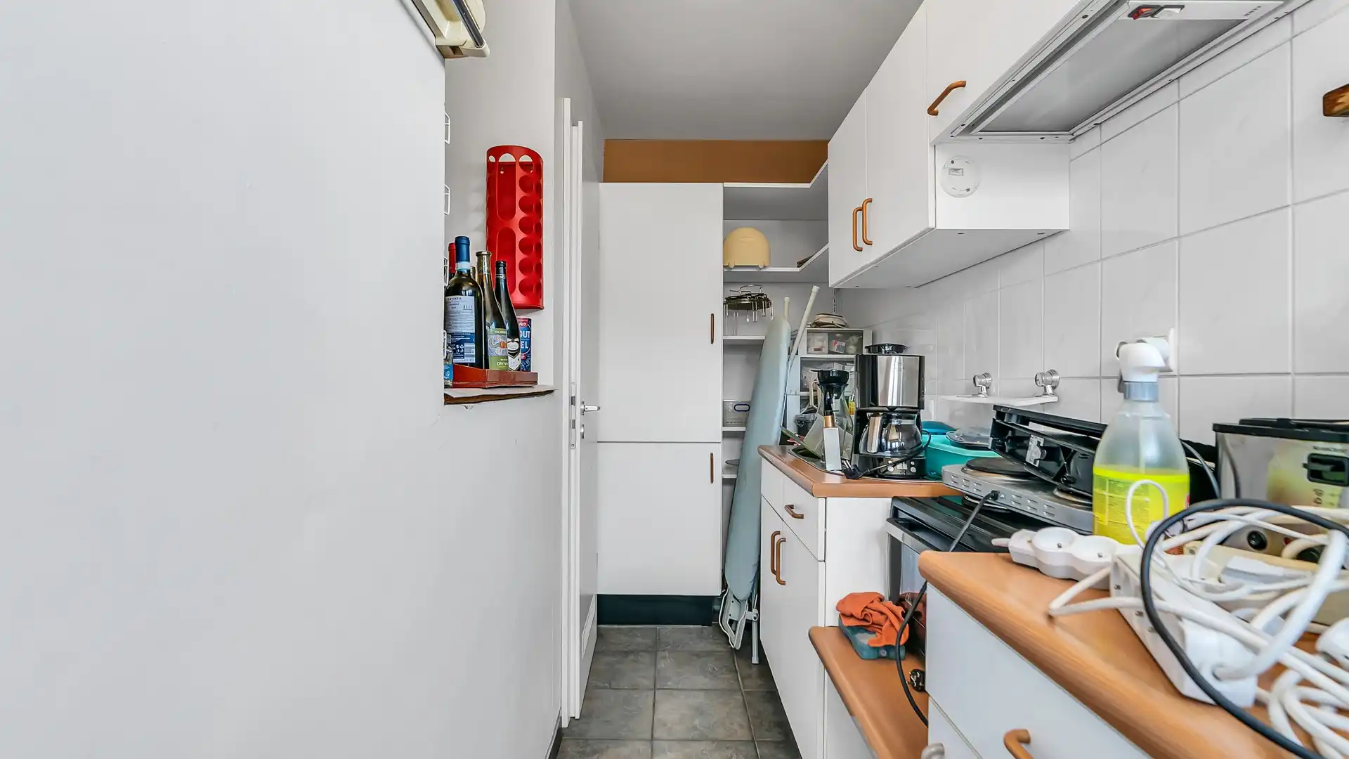 Ruime en instapklare woning met zwembad in Genk (Bret) foto 17