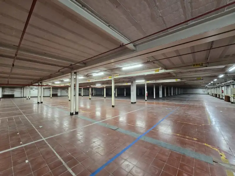 Magazijn te huur foto 2