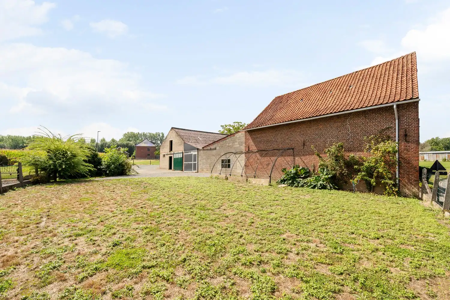 UNIEKE LANDELIJKE EIGENDOM MET WONING, STALLEN EN 15.380 M² GROND – EEN OASE VAN RUST EN RUIMTE IN PAJOTTEGEM foto 8