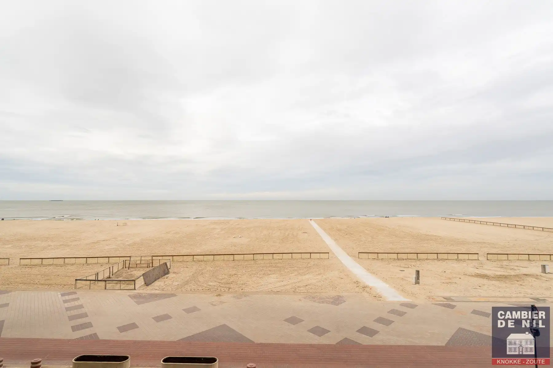 Lichtrijk, ongemeubeld, 3-slaapkamerappartement met frontaal zeezicht aan Albertplein – Hartje Zoute foto 10