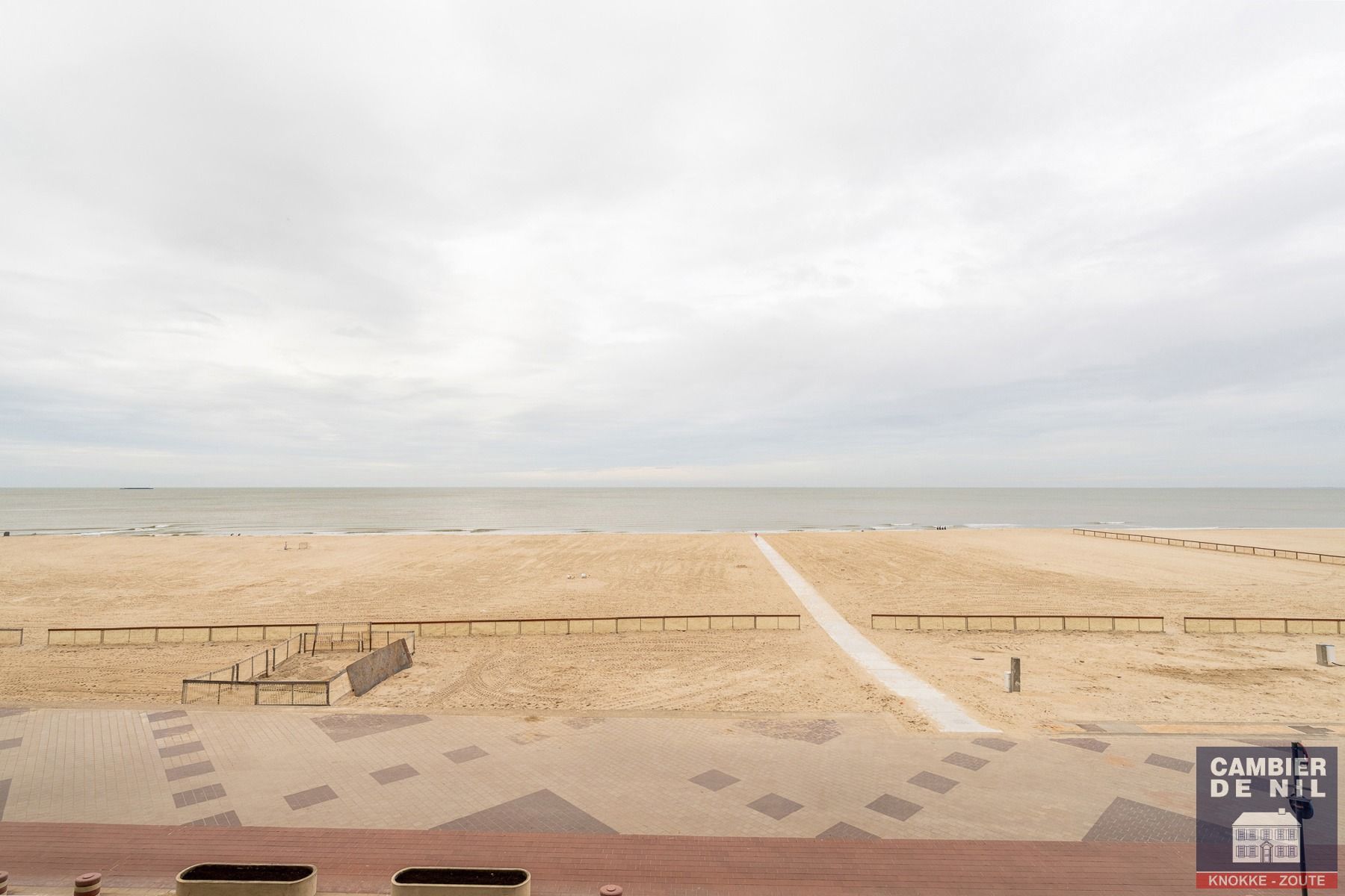 Lichtrijk, ongemeubeld, 3-slaapkamerappartement met frontaal zeezicht aan Albertplein – Hartje Zoute foto 10