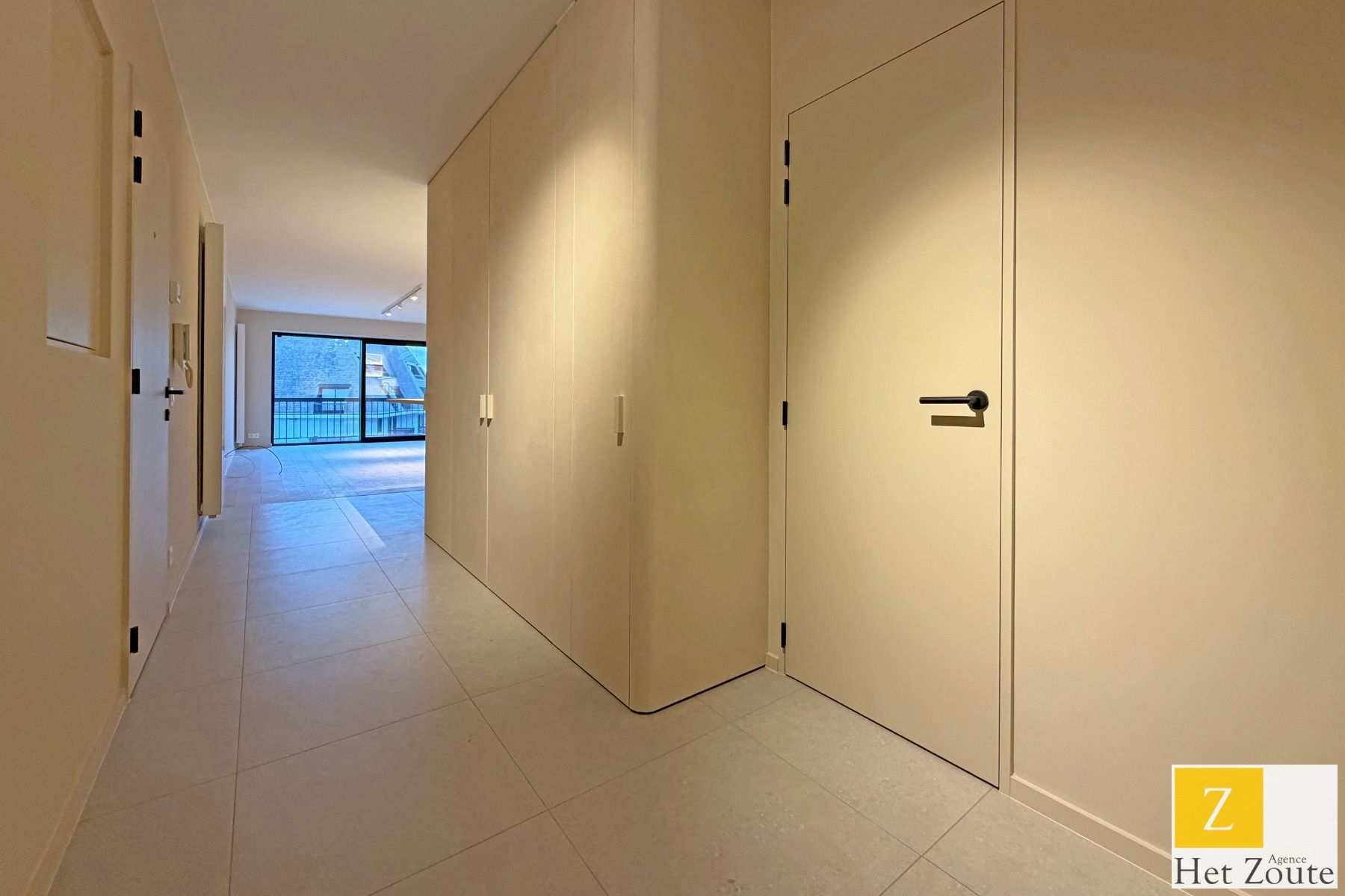 Gerenoveerd app - vlakbij Zeedijk - inclusief staanplaats foto 9