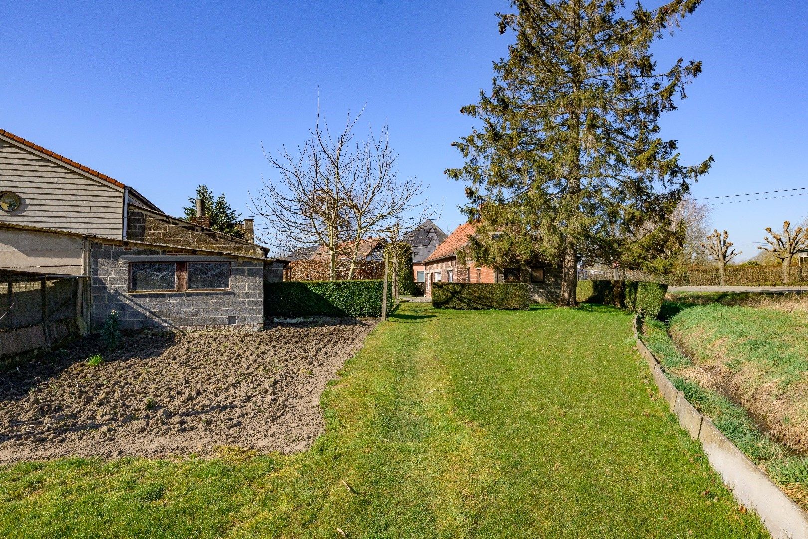 RUIM PERCEEL BOUWGROND VAN 1.281 m² TE HEULE (KORTRIJK) foto 5