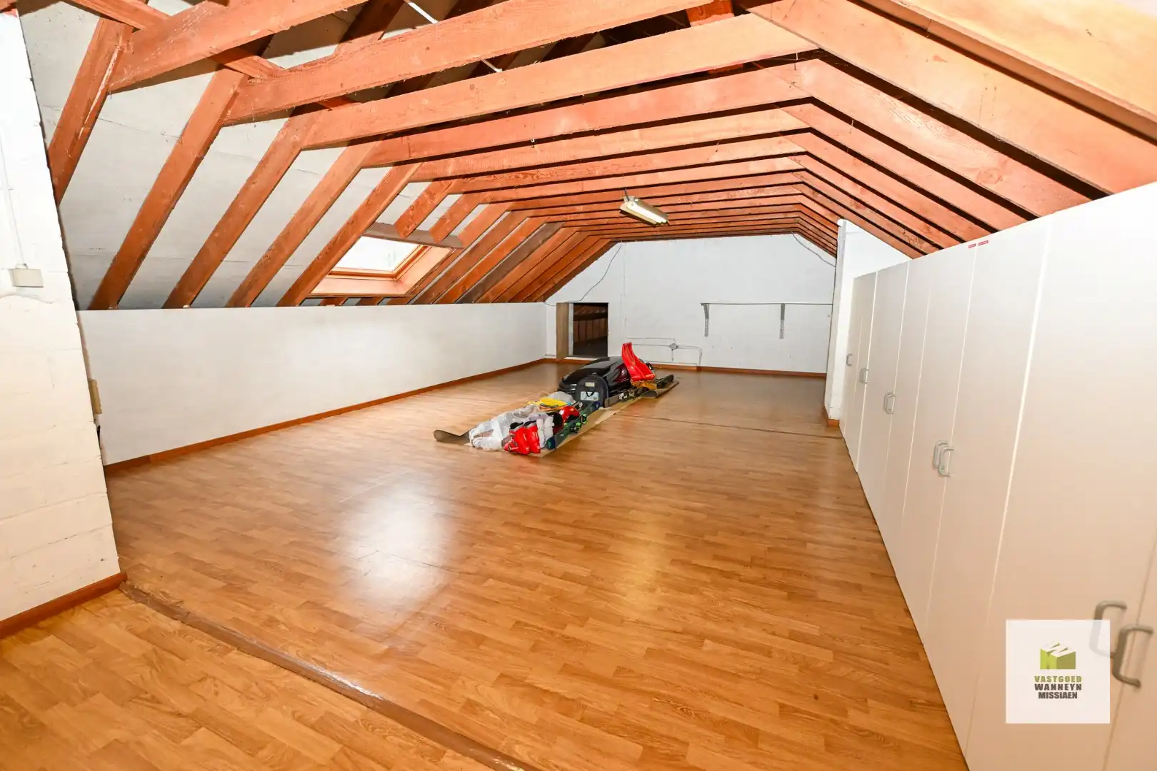 Ruime onderkelderde woning met 4 slpk en garage op rustige ligging in het centrum  foto 21