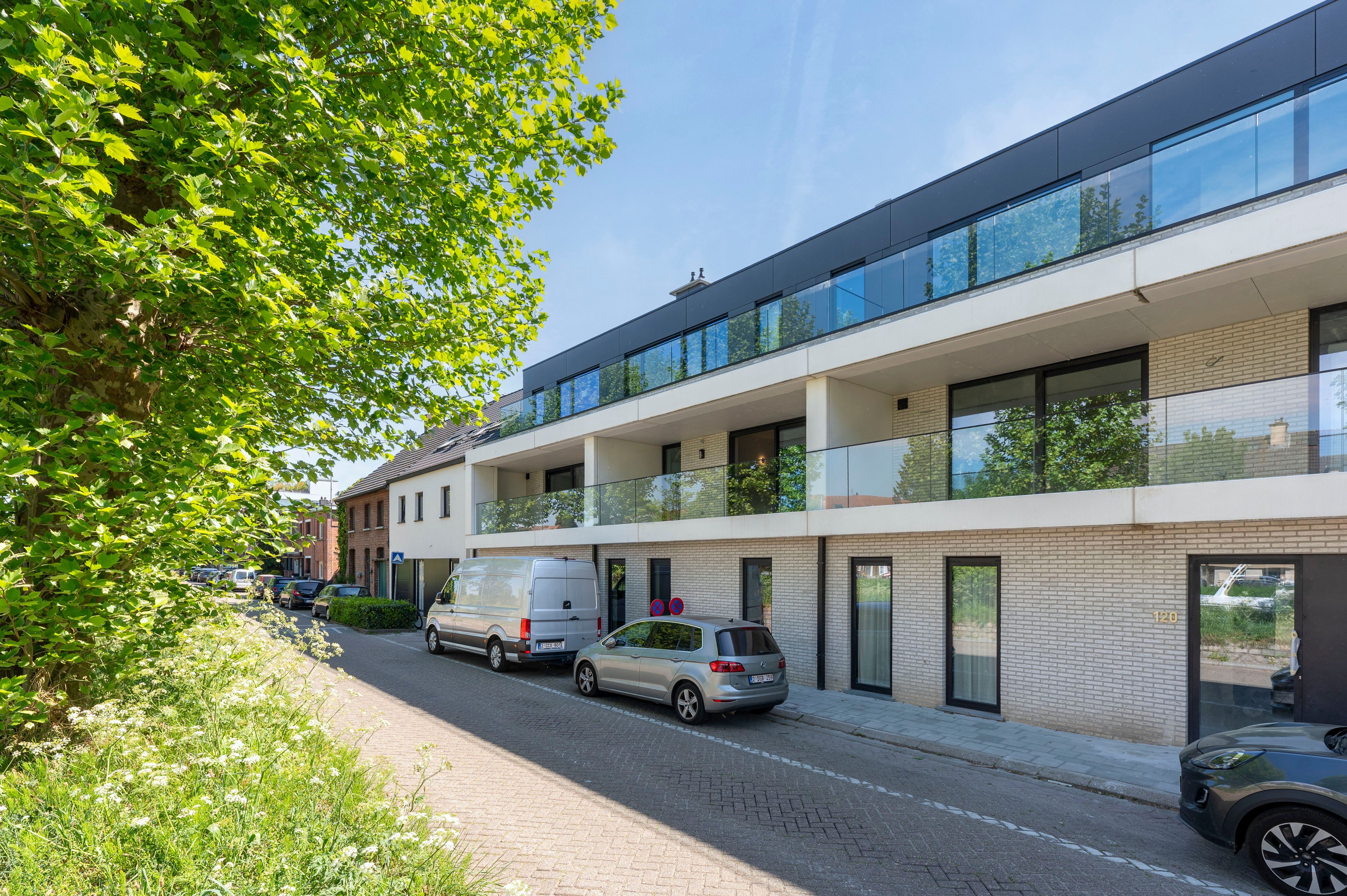 Stijlvol nieuwbouwappartement met uniek zicht op de Vaart van Schoten. foto 16