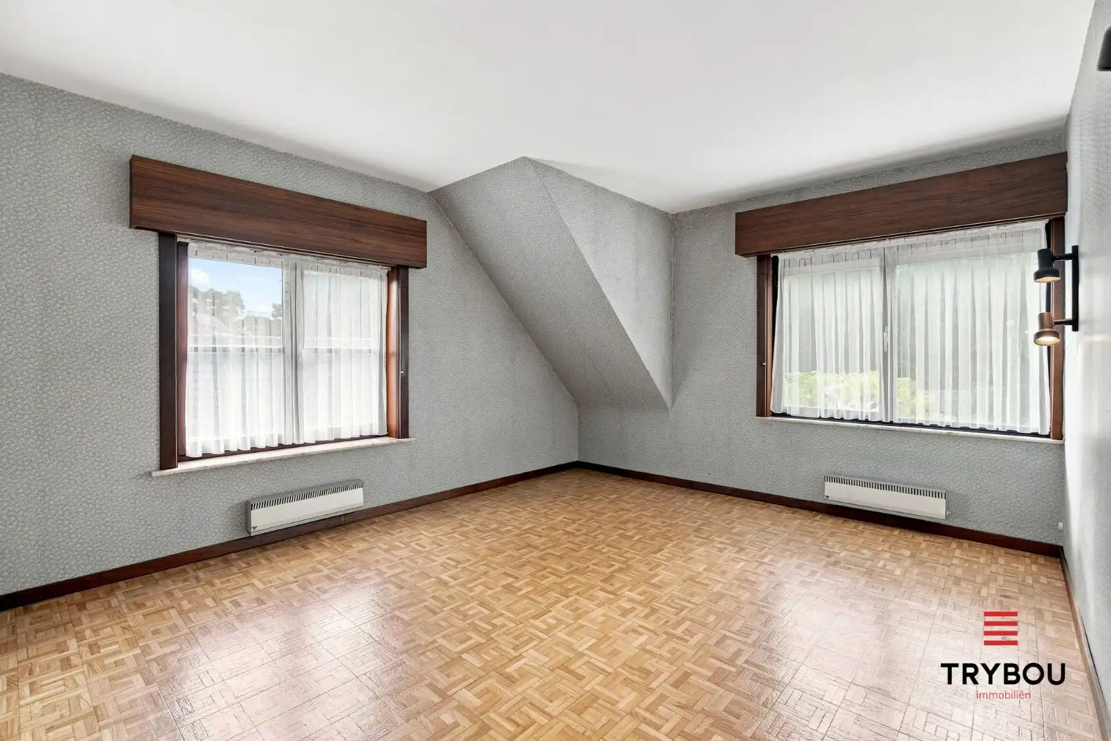 Ruime alleenstaande villa op een royaal perceel van 1265m² foto 15