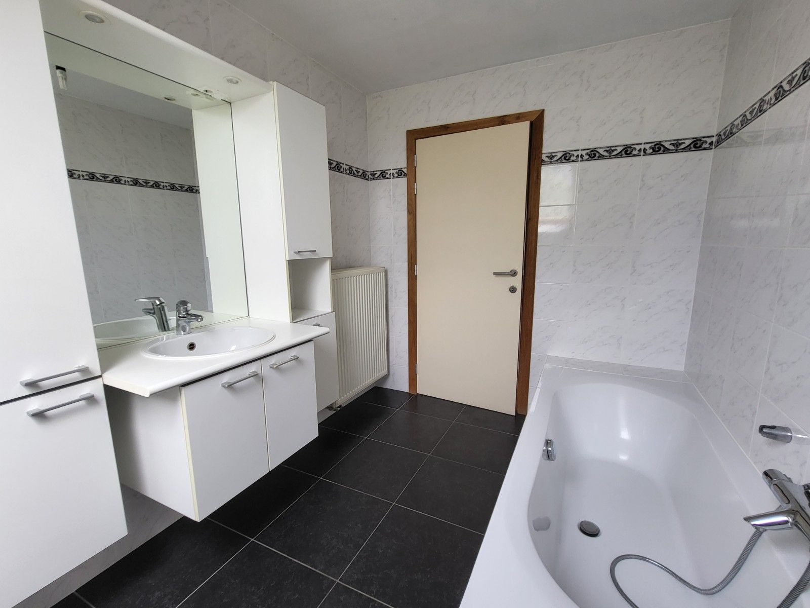 Triplexwoning gelegen nabij het park van Poeke foto 16