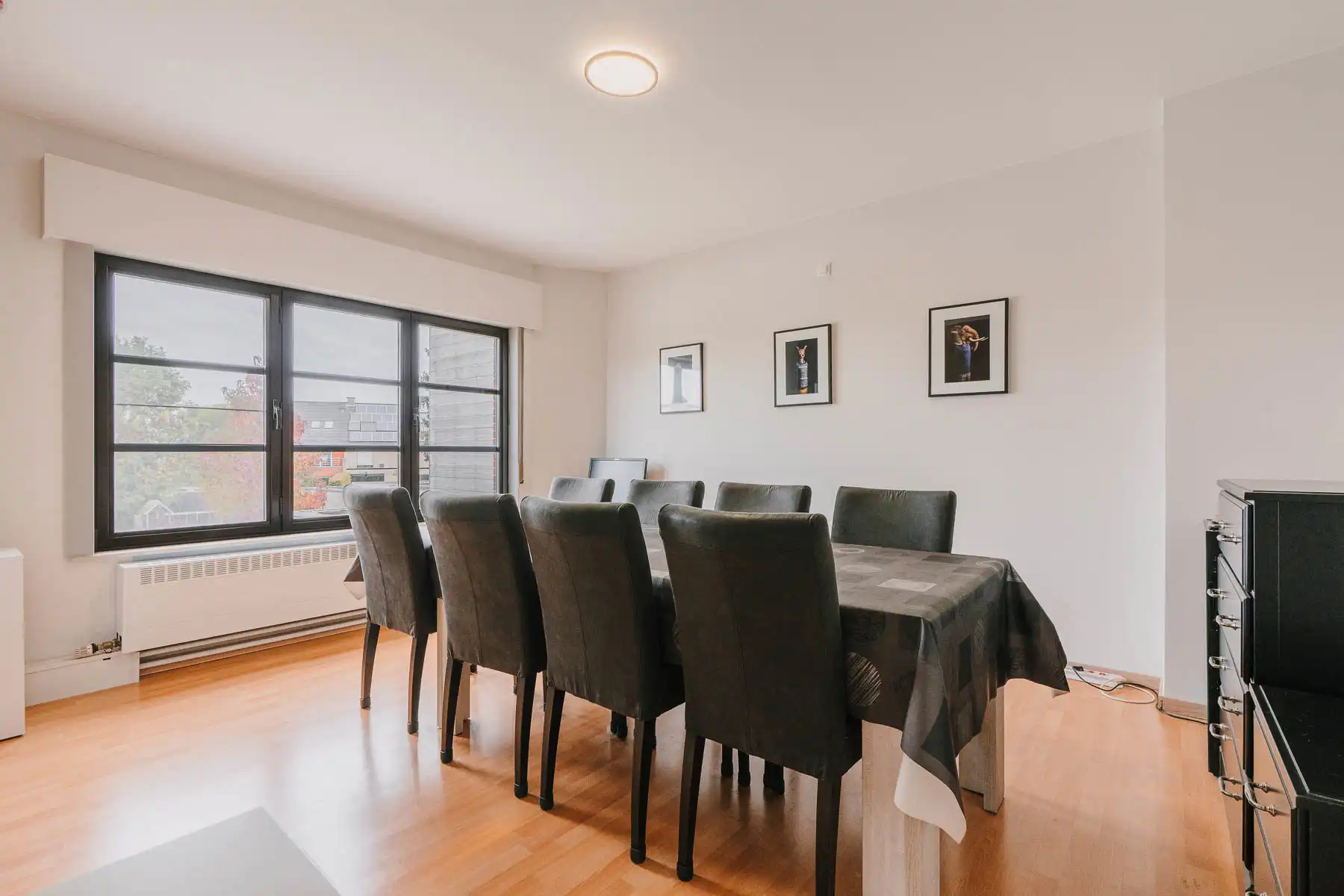 Ruime gezinswoning met 4 slaapkamers en bureau op toplocatie foto 22