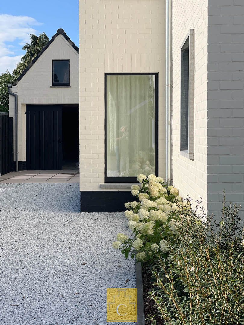 Zeer ruime en stijlvolle driegevelvilla met 3 a 4 slaapkamers, ruime garage van bijna 60m2, zonnepanelen en verzorgde tuin foto 27
