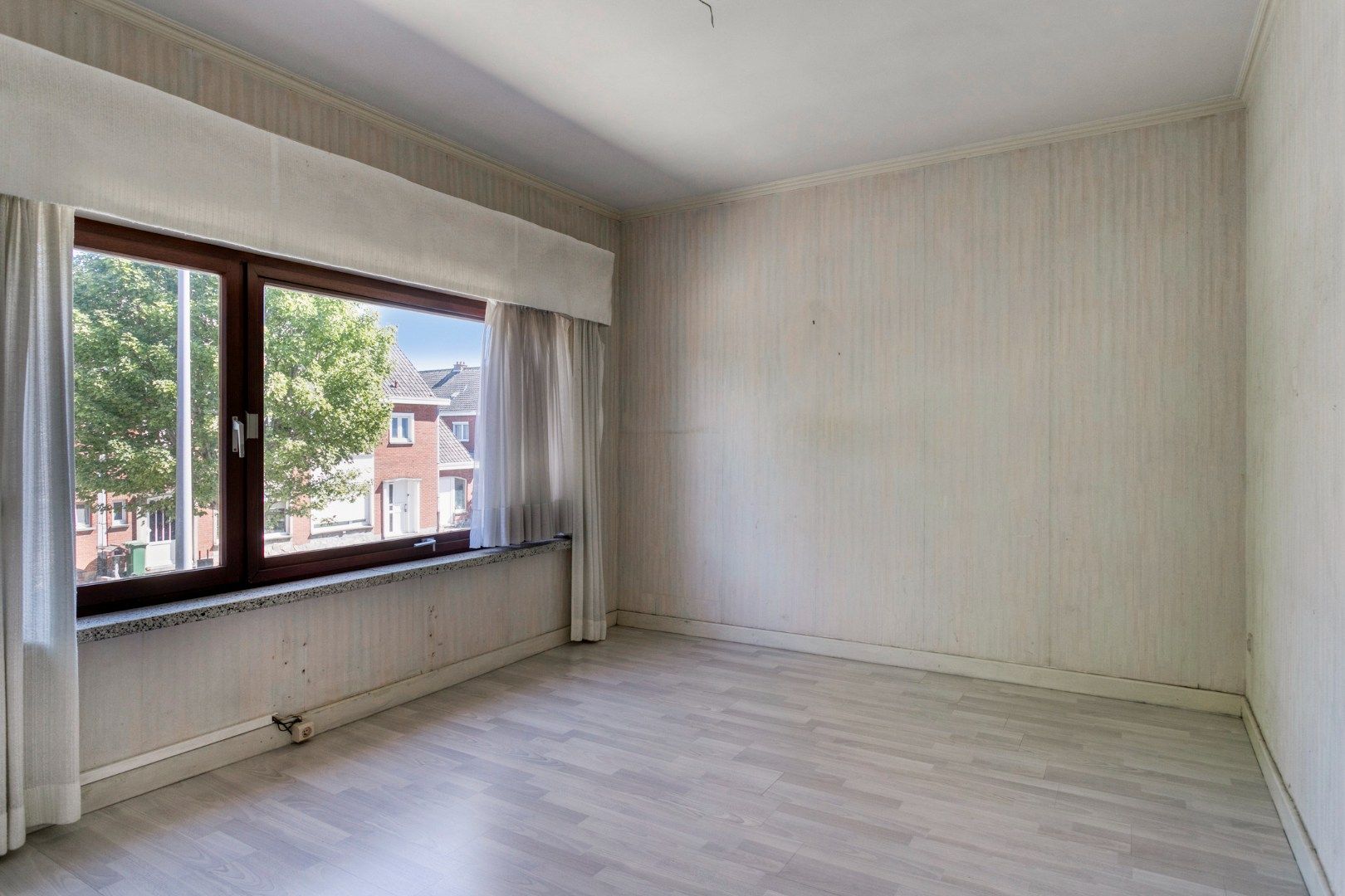 Te renoveren woning met 3 slaapkamers in rustige buurt! foto 12