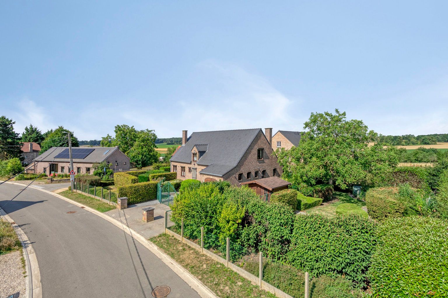 Mooie kwaliteitsvolle woning met tuin in Boutersem foto {{pictureIndex}}