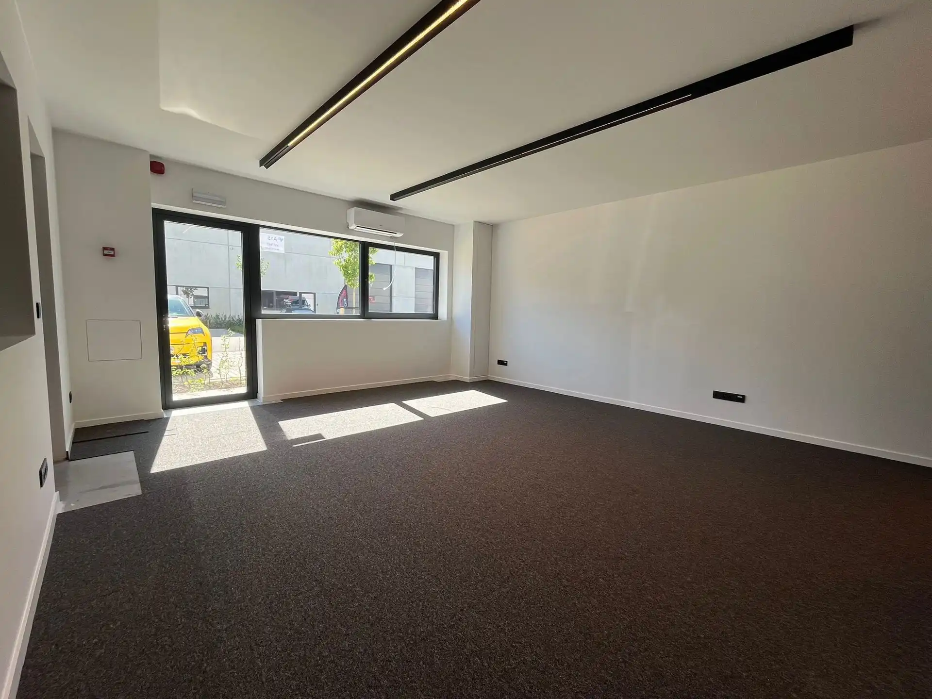 Nieuwbouw KMO-unit te huur op bedrijvenpark  'La Brique' foto 12