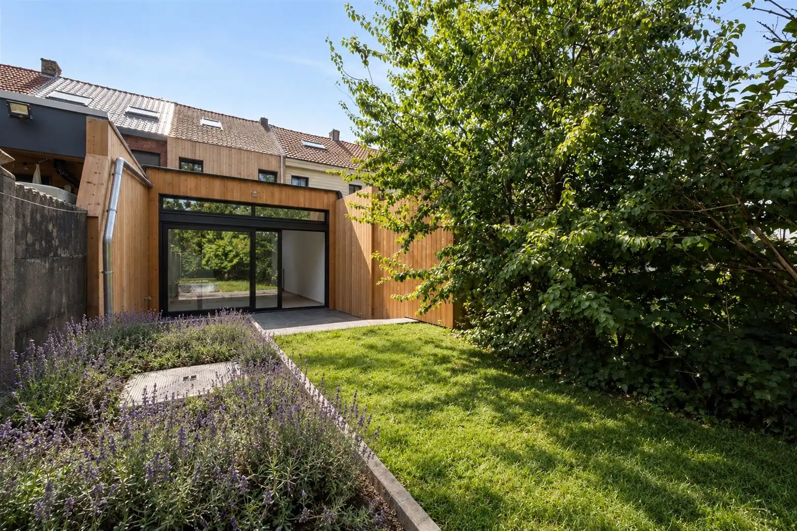 Volledige gerenoveerde woning met 2 slaapkamers foto 19
