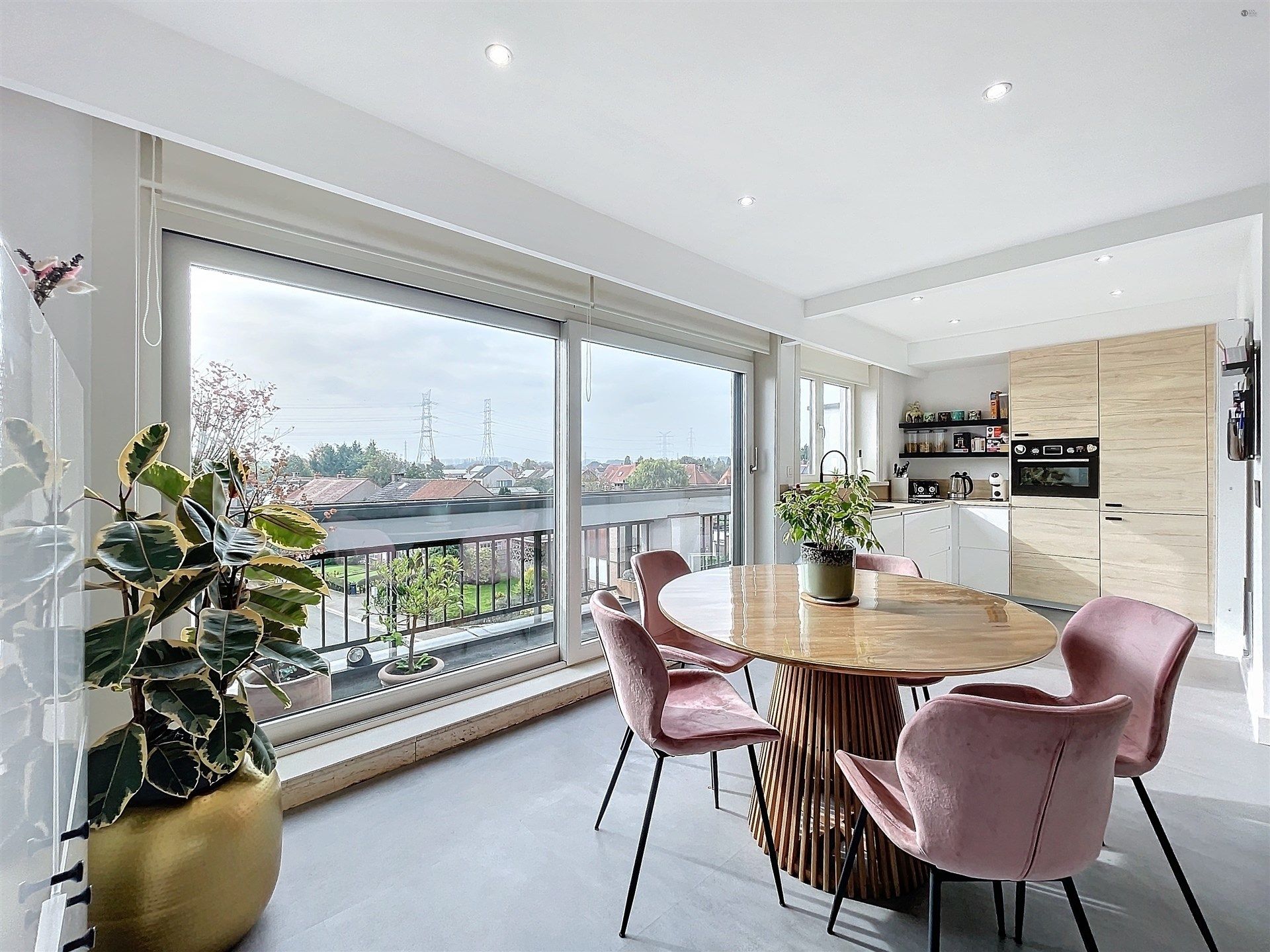 Duplexappartement met 3 slaapkamers, terras en fantastisch uitzicht in Kruibeke. foto 3