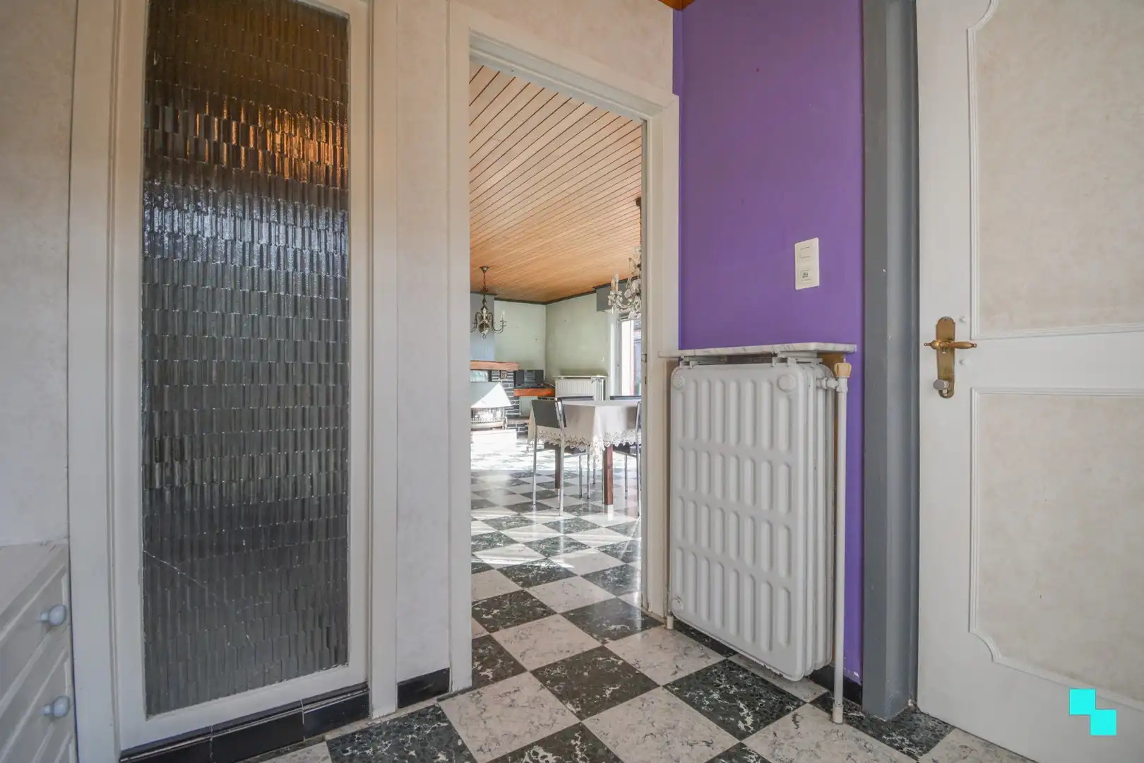 Gelijkvloerse woning met veel potentieel te Hooglede foto 3