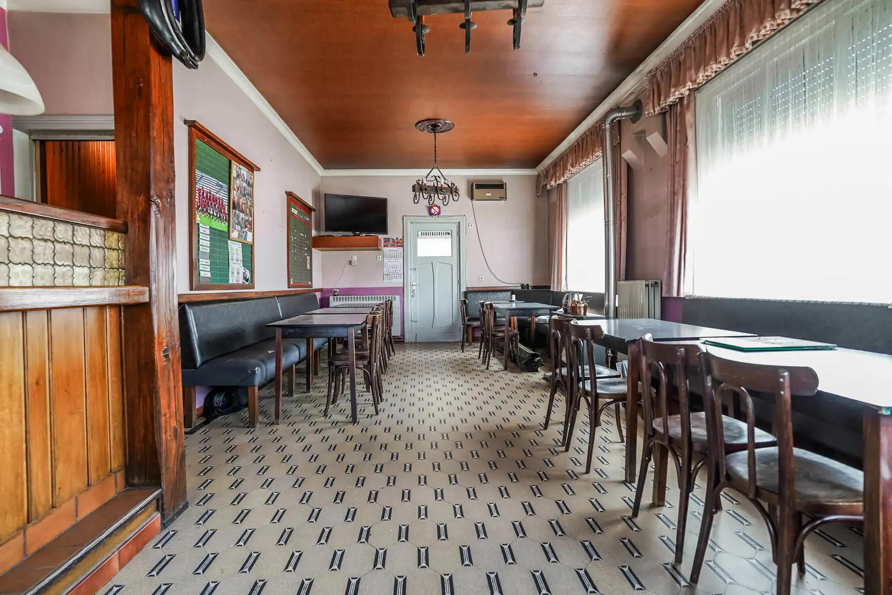 Uitzonderlijk vastgoed met handelspand (café) + woonst te Ramsdonk foto 3