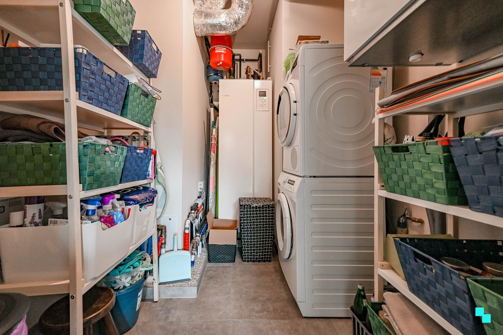 Uniek gelijkvloers éénslaapkamerappartement te Izegem foto 12