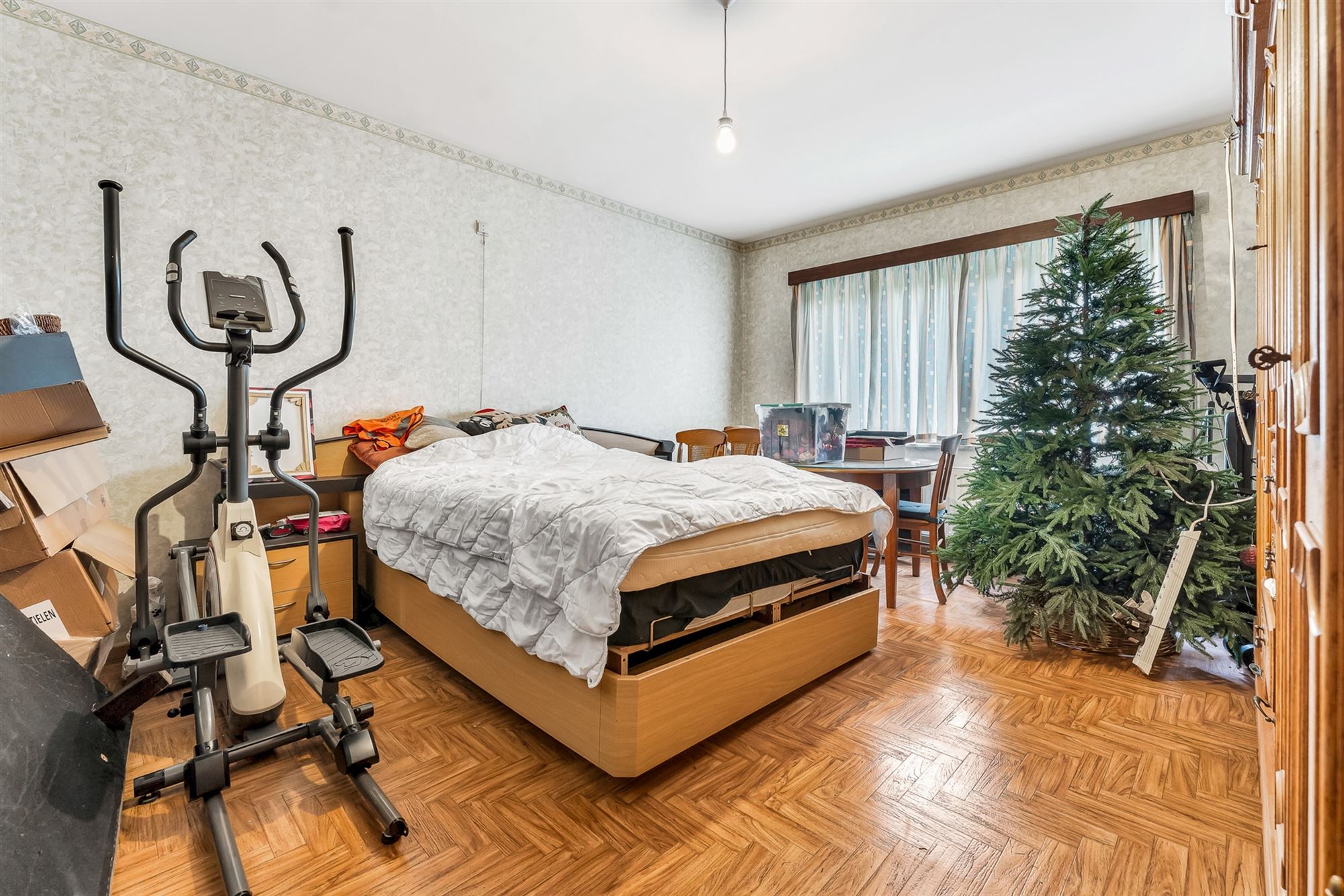 GELIJKVLOERSE WONING OP 2283M2 OP RESIDENTIËLE LIGGING foto 16