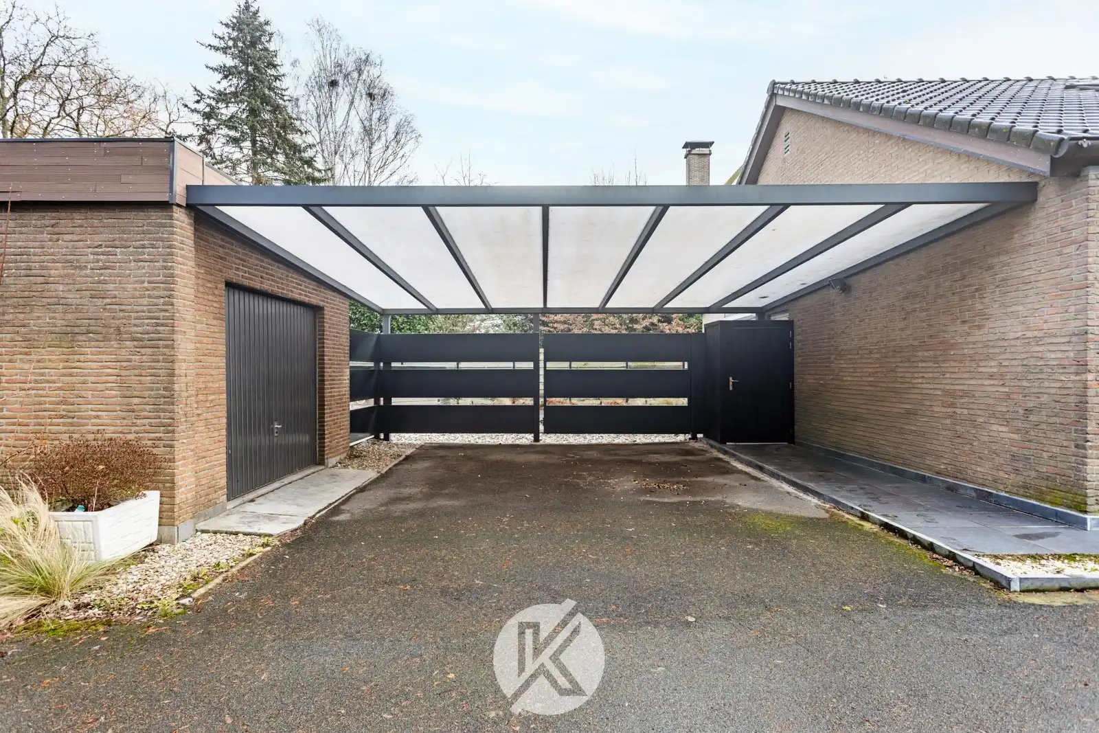 Ruime woning met uitzicht op omliggend landschap foto 22