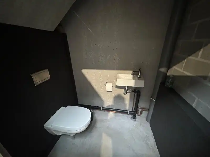 KMO-unit van 253 m² met kantoor en parking – topligging!! foto 12