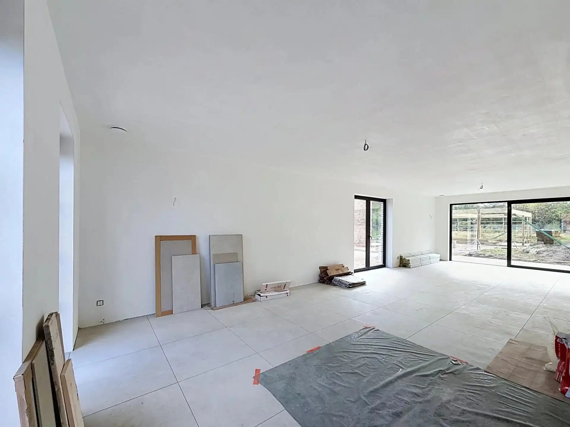 Moderne halfopen nieuwbouwwoning op een topligging nabij het centrum van Lommel. foto 11