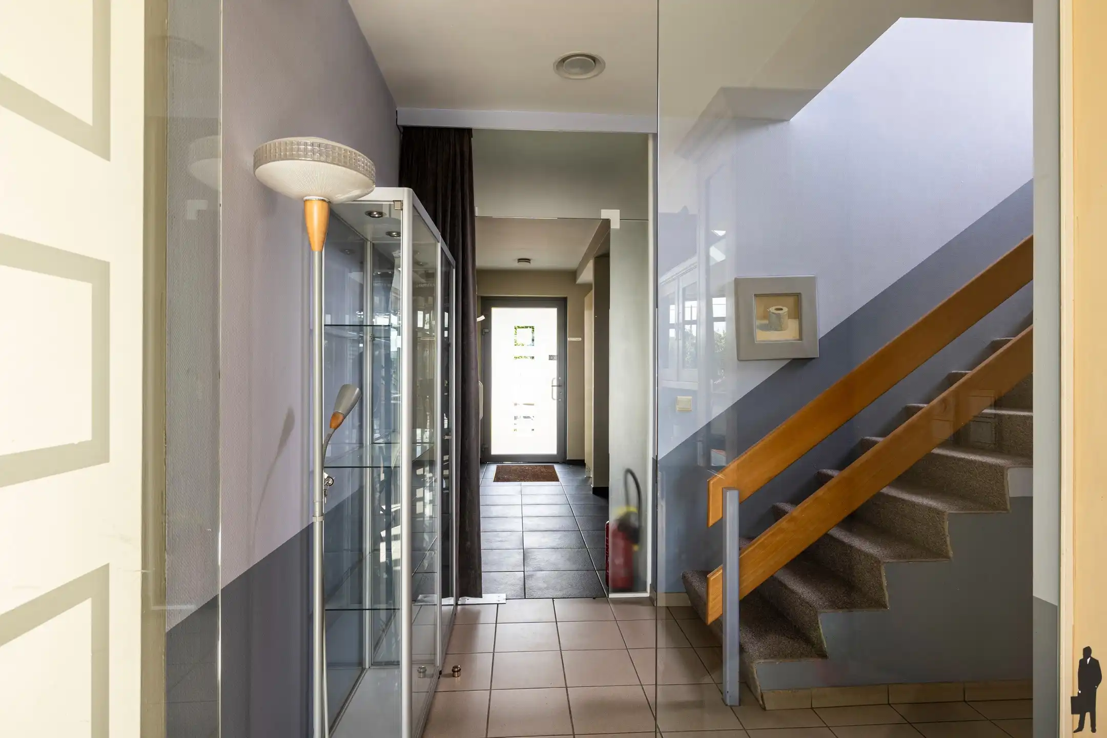 Vrijstaande, ruime gezinswoning met 5-7 slpk. en/of mogelijkheden tot kantoor - beroep aan huis foto 12