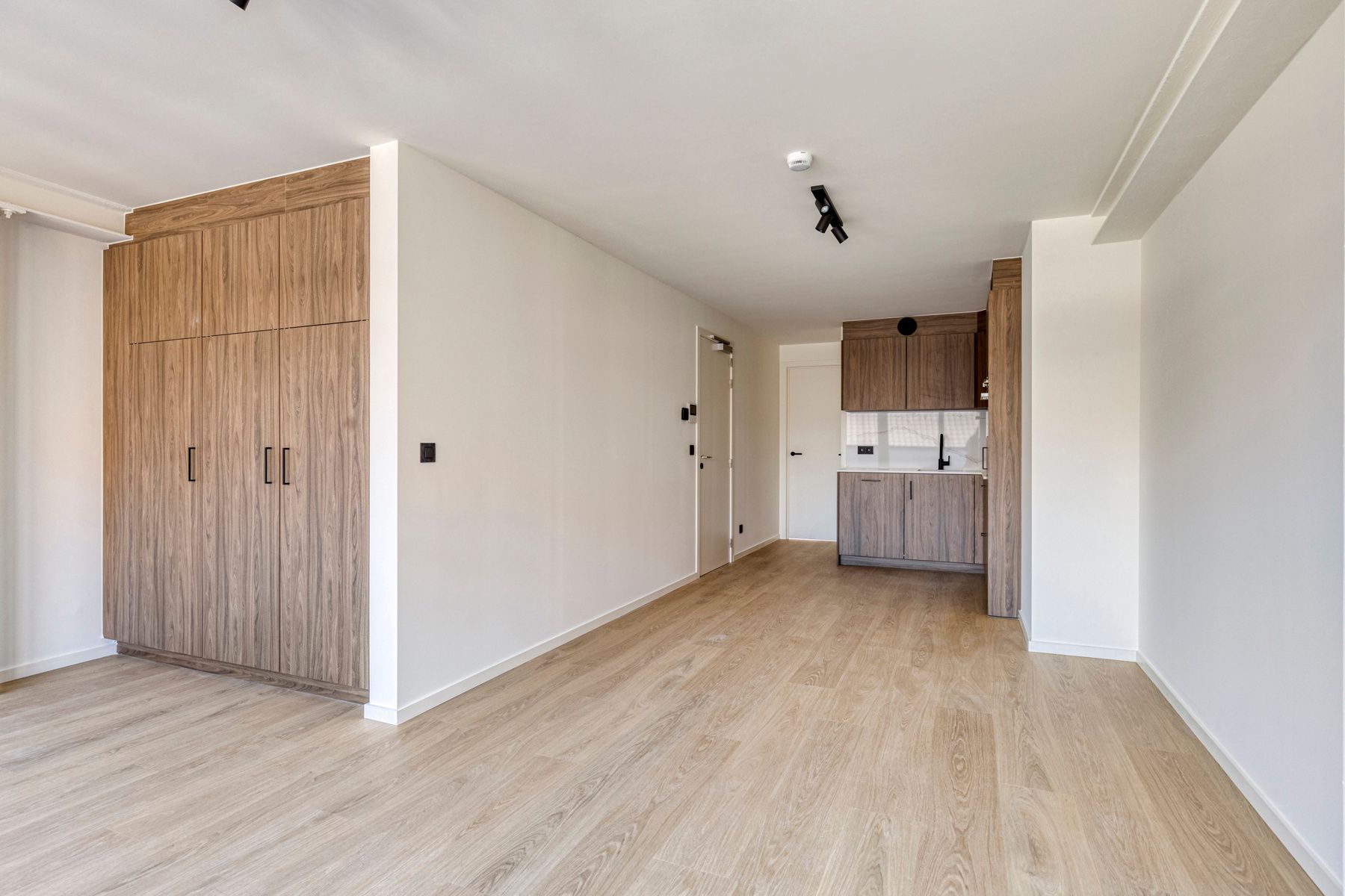 Studio te huur foto {{pictureIndex}}