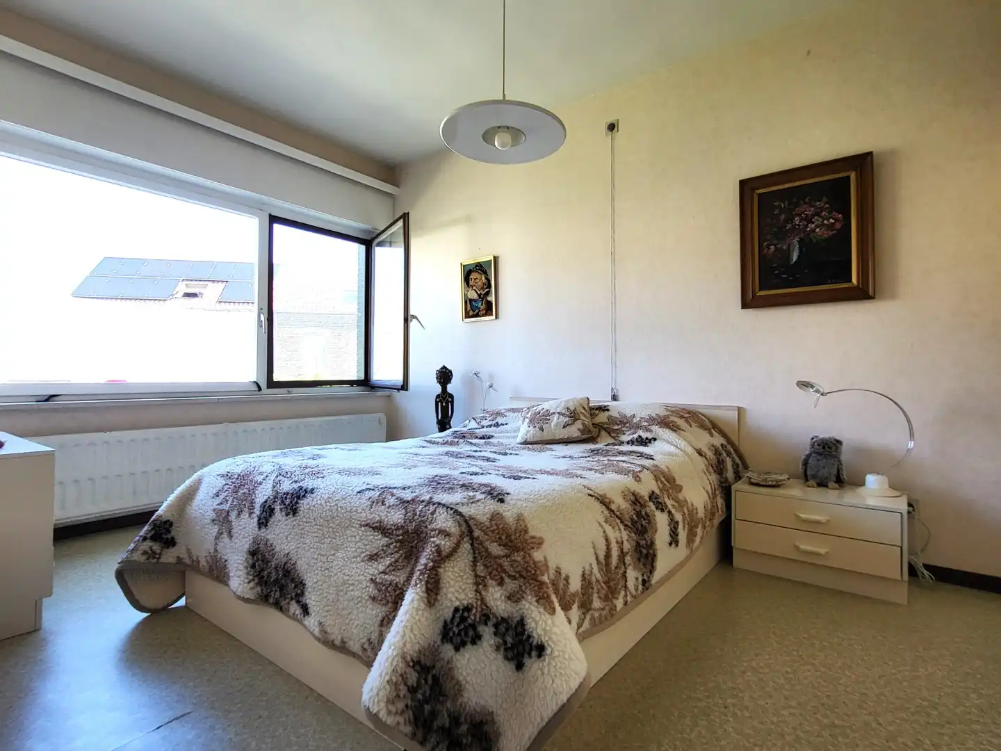 Deze ruime halfopen bebouwing met een bewoonbare oppervlakte van 134 m² is rustig gelegen aan de stadsrand. foto 19
