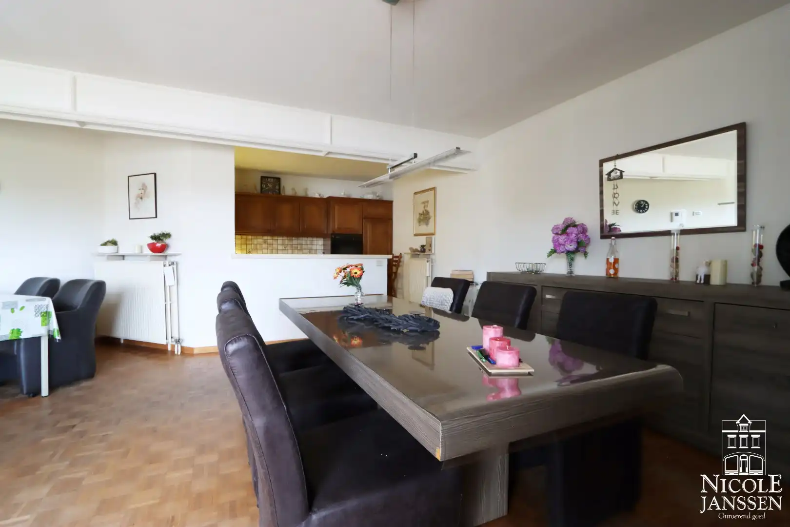 Ruim en instapklaar appartement met terras vlakbij het centrum foto 7