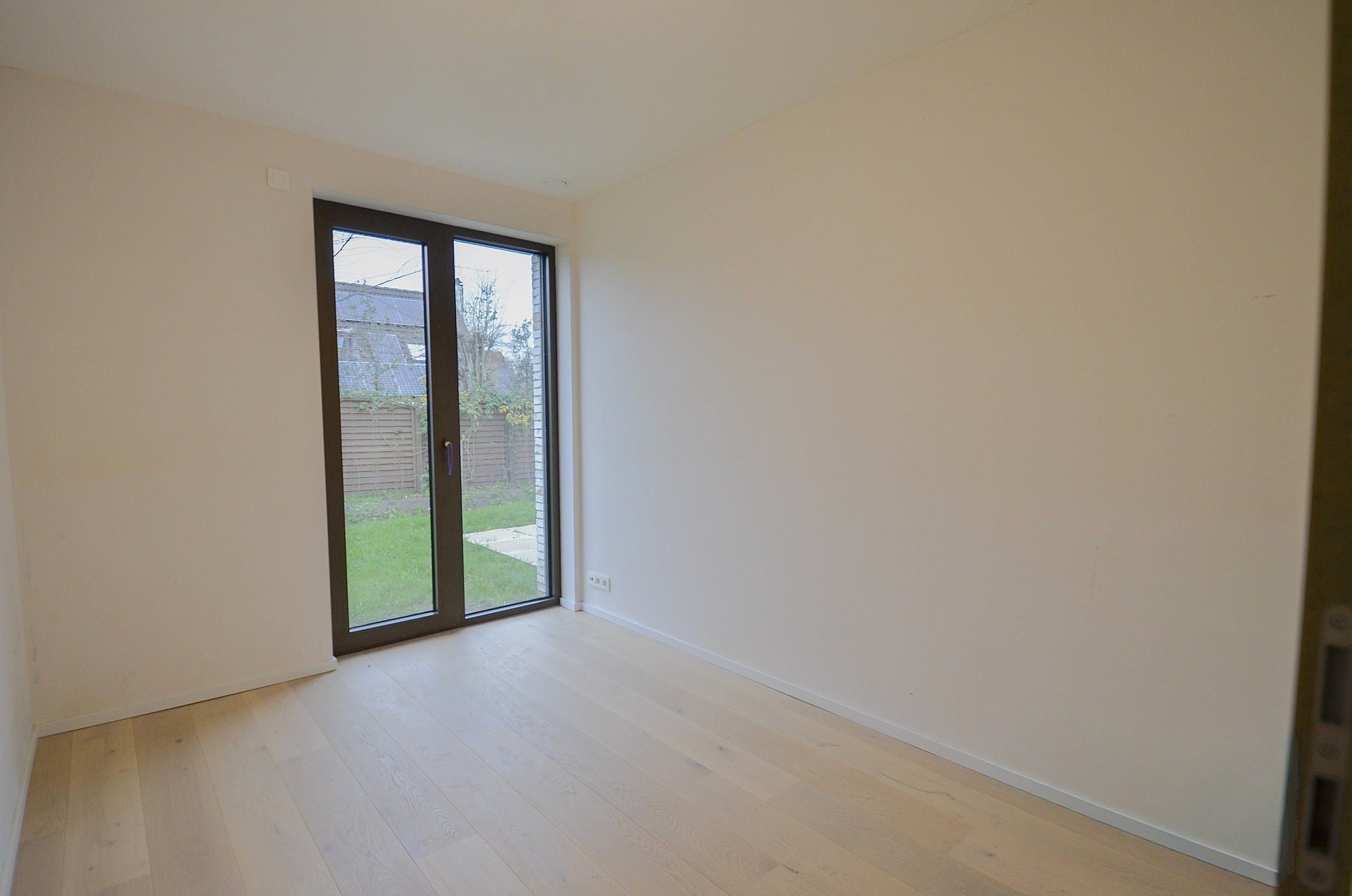 Nieuwbouw BEN-woning(bijna energie neutrale woning) in een autovrije, groene omgeving. foto 16