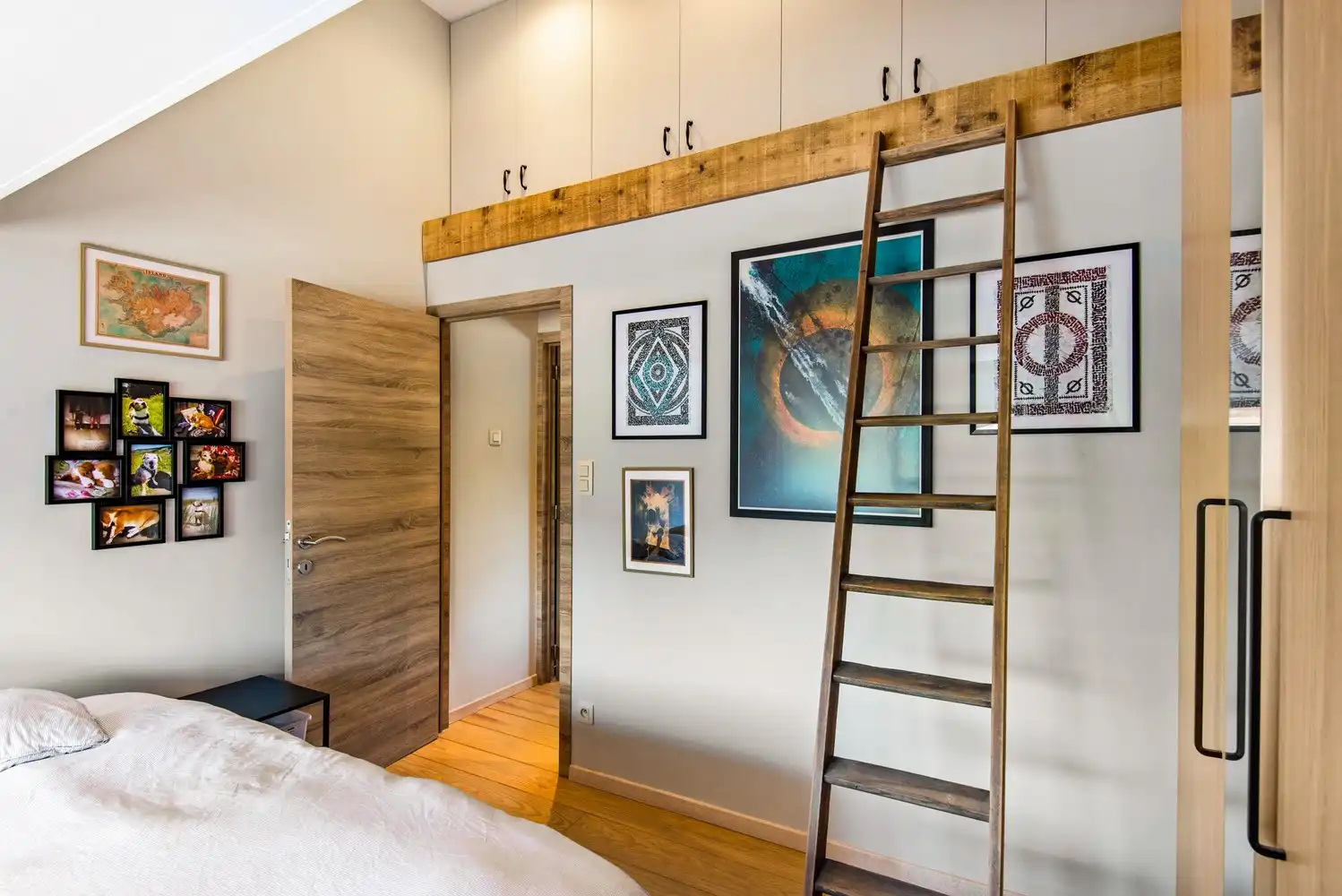 Grotendeels gerenoveerde woning op leuke locatie in Broechem! foto 12