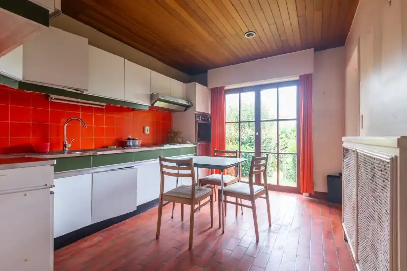 Rodenburg: Te renoveren alleenstaande wonig met 3 slaapkamers en dubbele garage op 558m² (elekrische keuring zonder inbreuken). foto 4