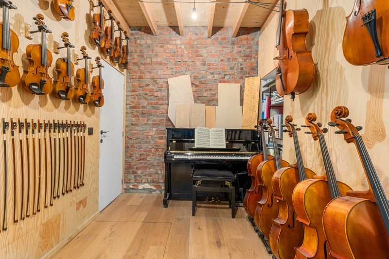 Roeselare, historisch pand met atelier en woonst foto 2