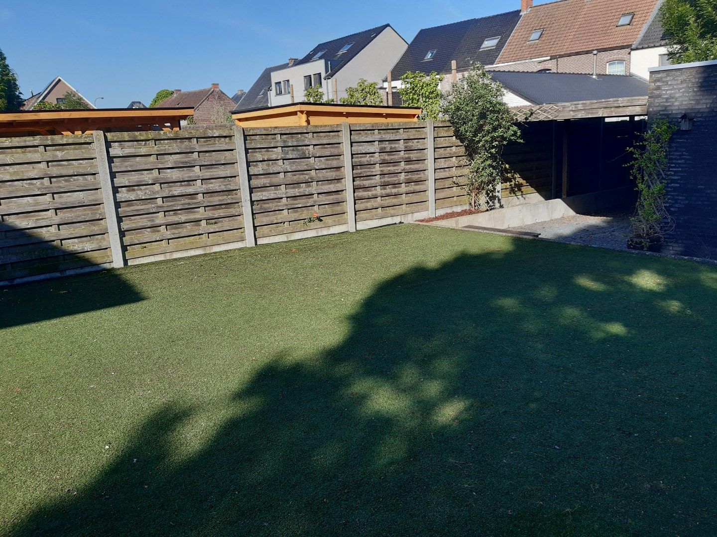 Rustig wonen (half open met garage). foto 18