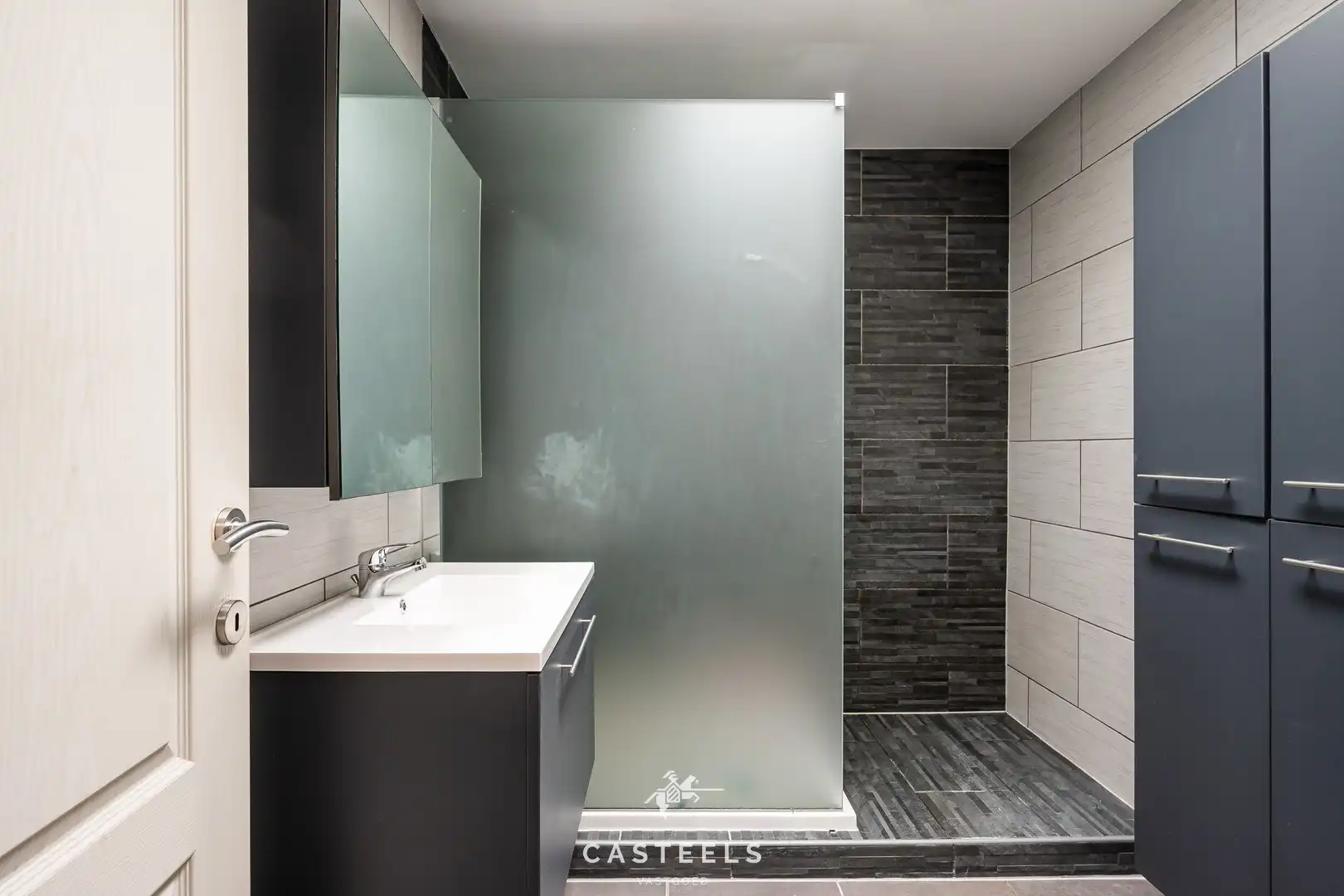 Gezinswoning met potentieel te koop in Mariakerke foto 7