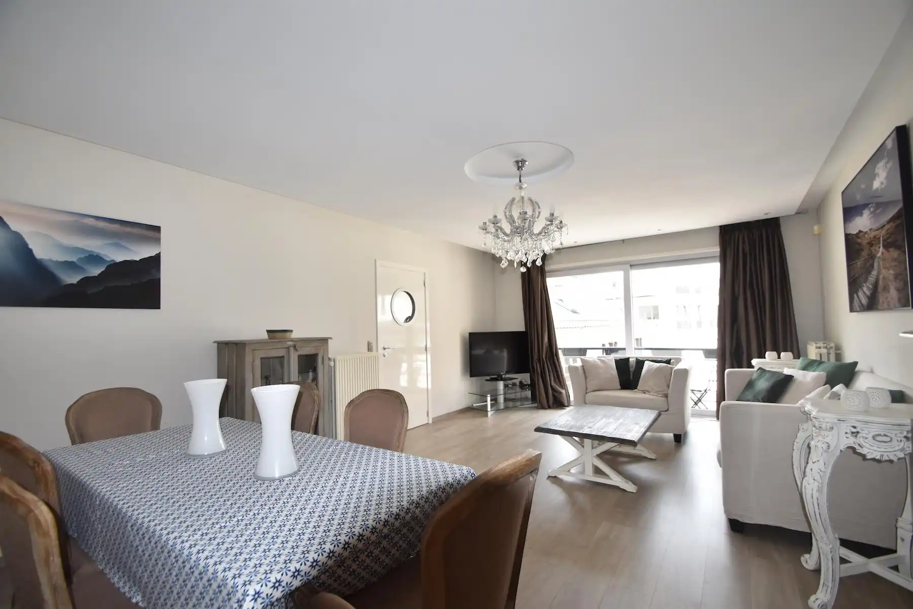 ANTWERPEN - GEMEUBELD appartement nabij Meir en centraal station foto 3