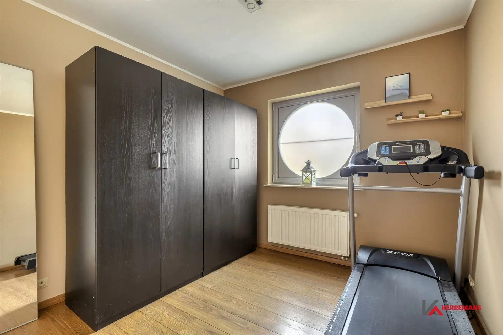 Gelijkvloers appartement met 2 slaapkamers, tuin & garage.  foto 12