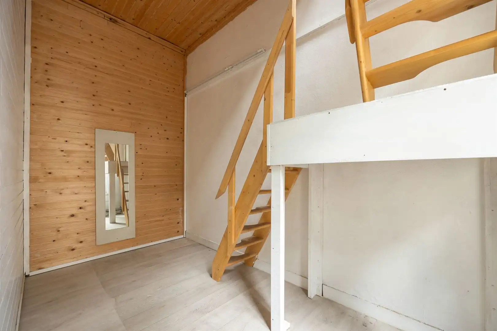 Te renoveren opbrengsteigendom op premium locatie foto 11