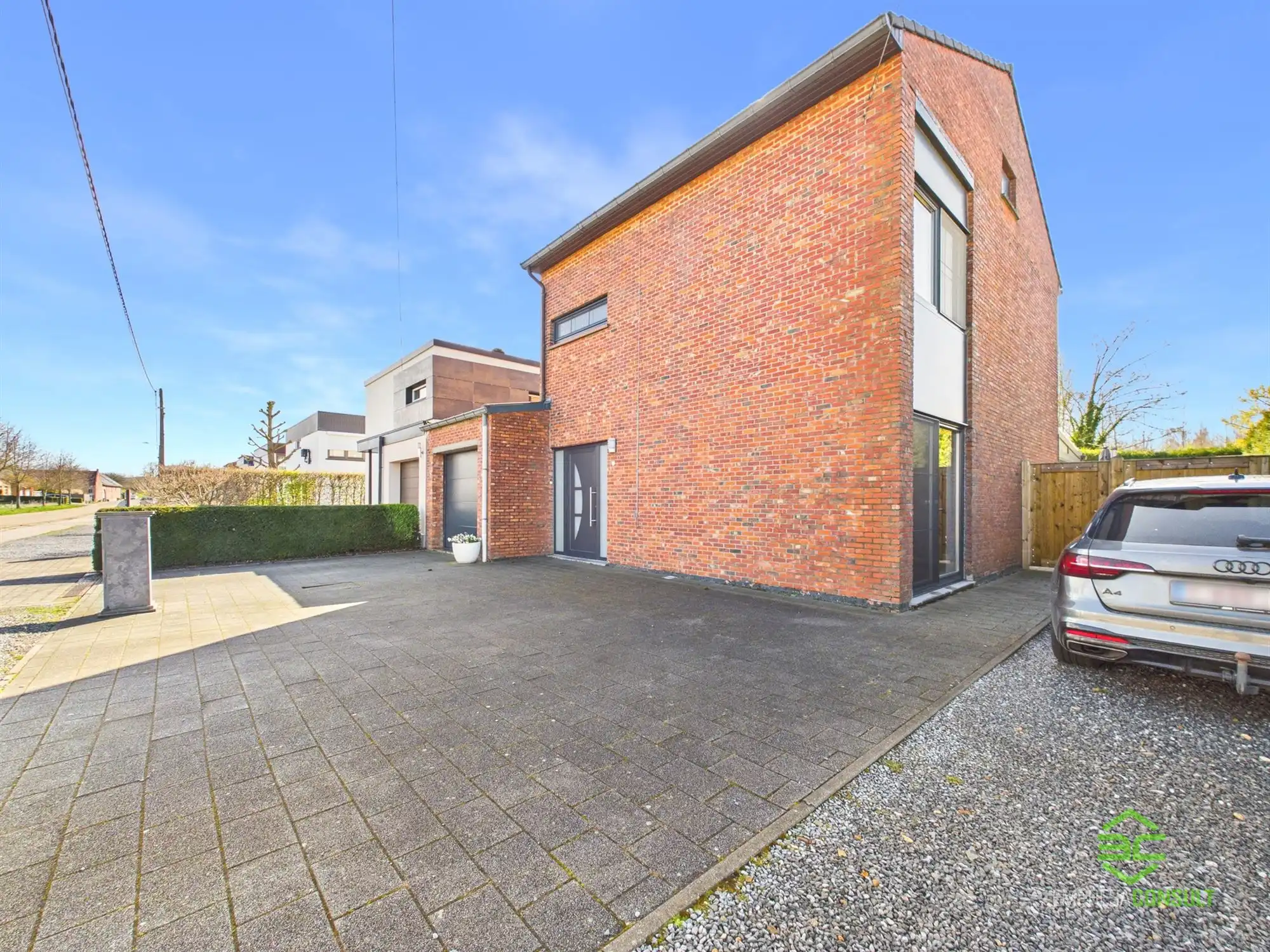 Instapklare gezinswoning op een rustige ligging in Velm! foto 2