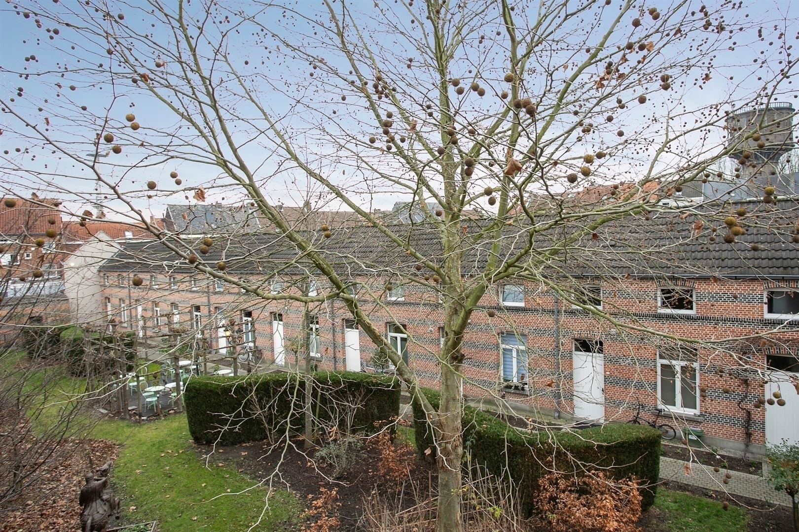 Sympathieke woning in een oase van rust middenin centrum  foto 16