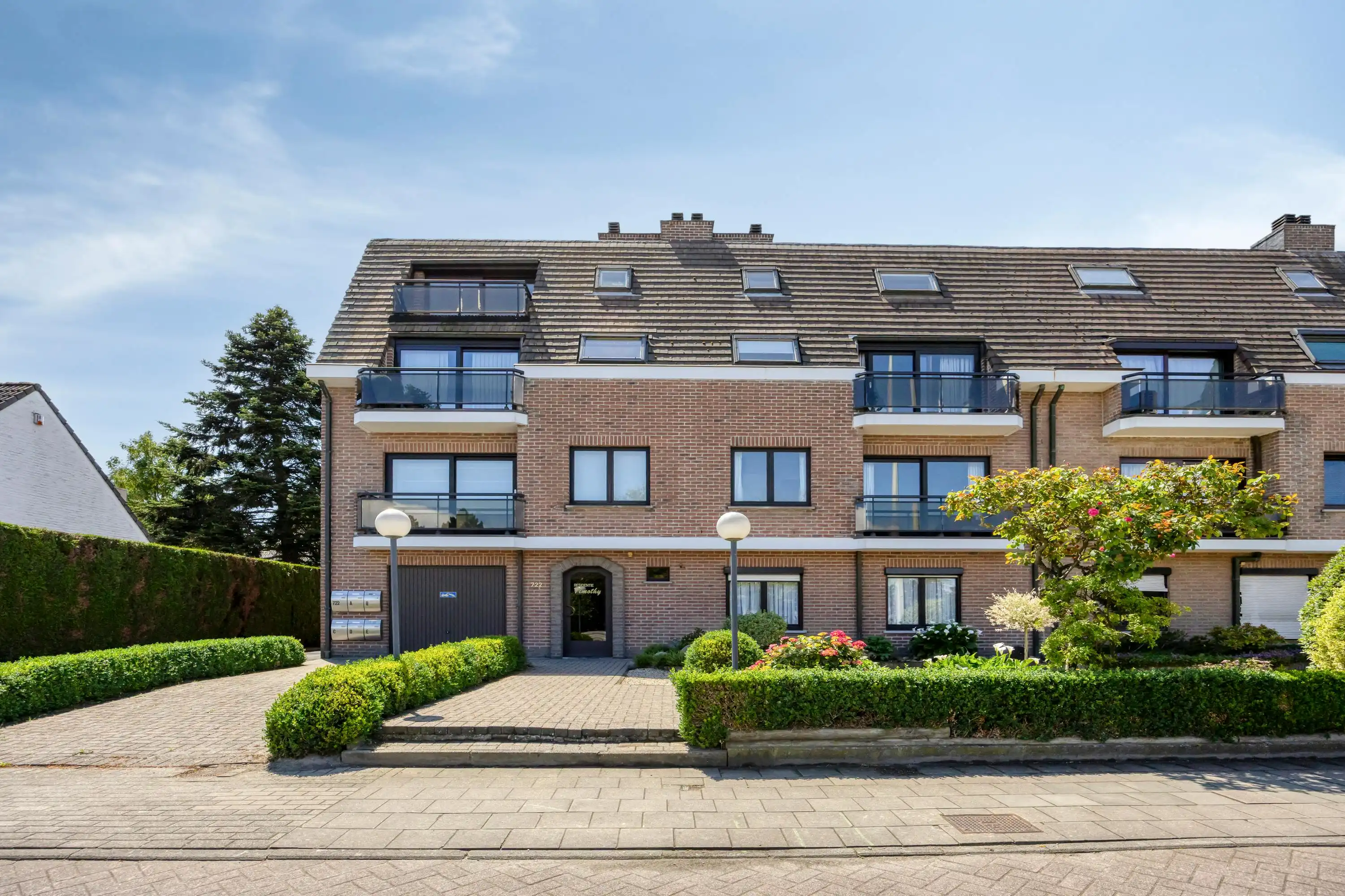 Op te frissen appartement met zonneterrassen in Gentbrugge foto 2