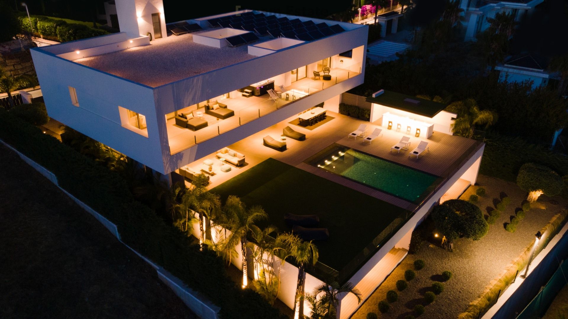 Gloednieuwe moderne eerstelijns golf villa met zeezicht. foto 27