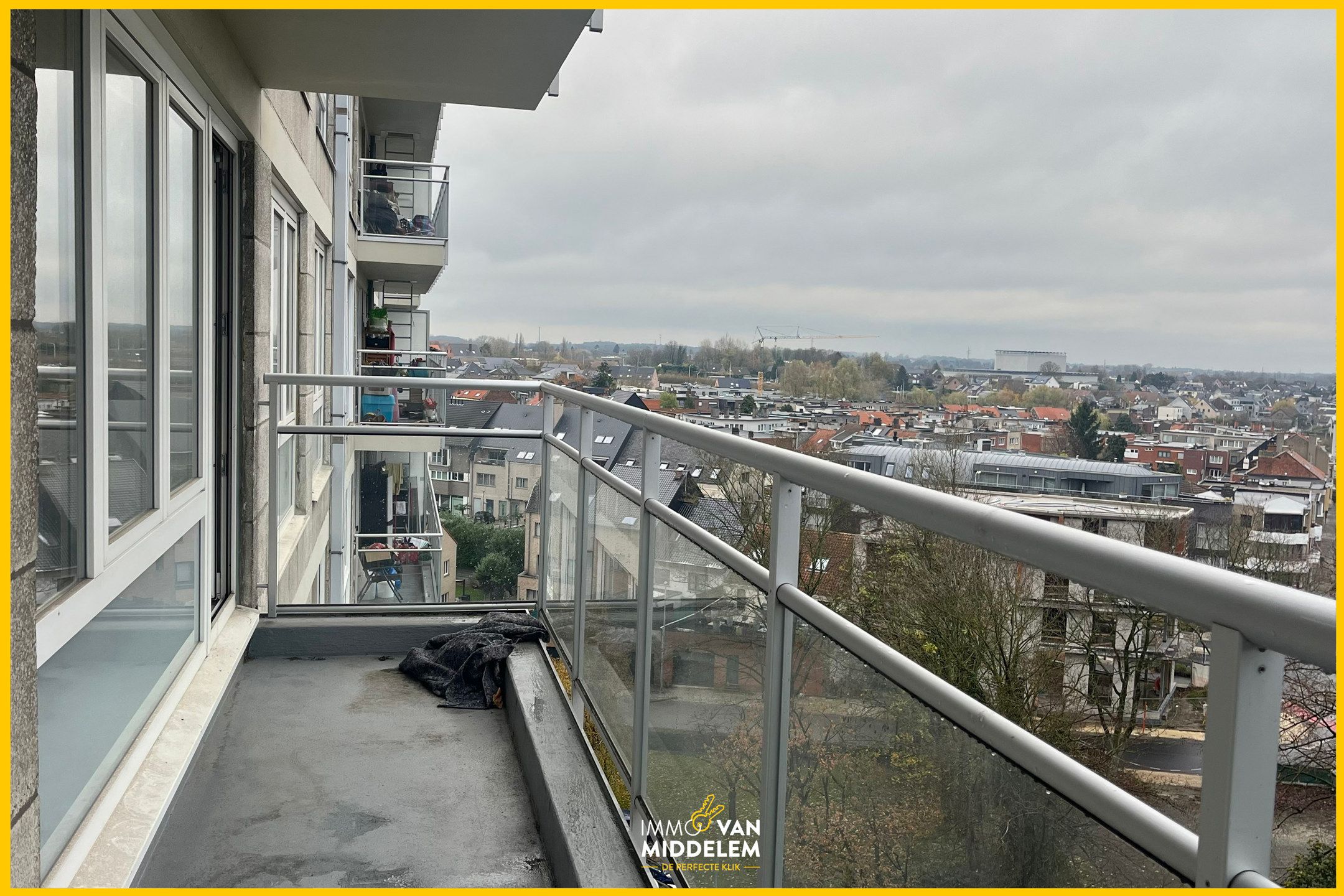 LICHTRIJK APPARTEMENT MET 2 KAMERS EN TERRAS foto 7