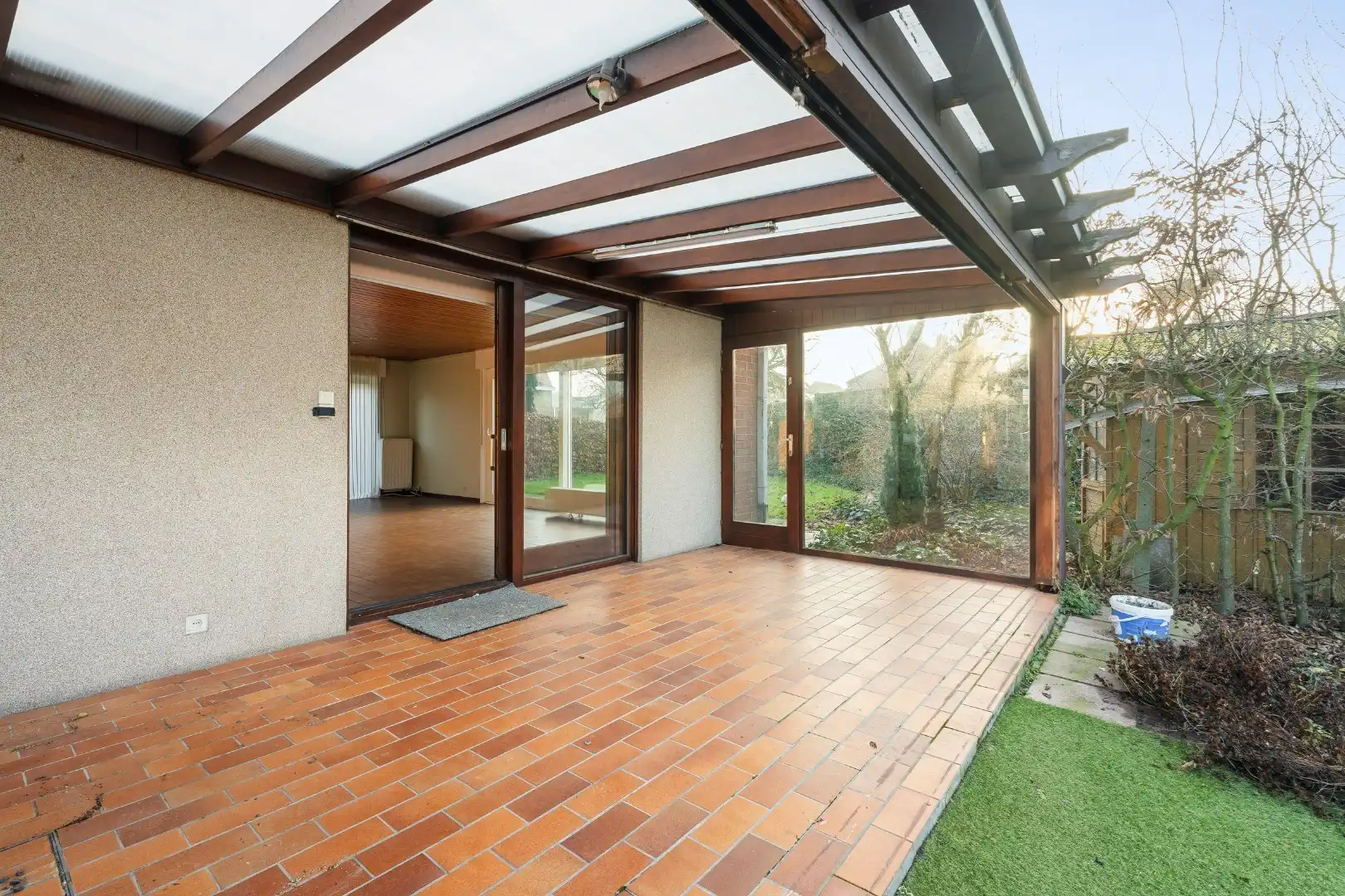Gelijkvloerse woning met 3 slaapkamers, ruime garage en tuin. foto 18