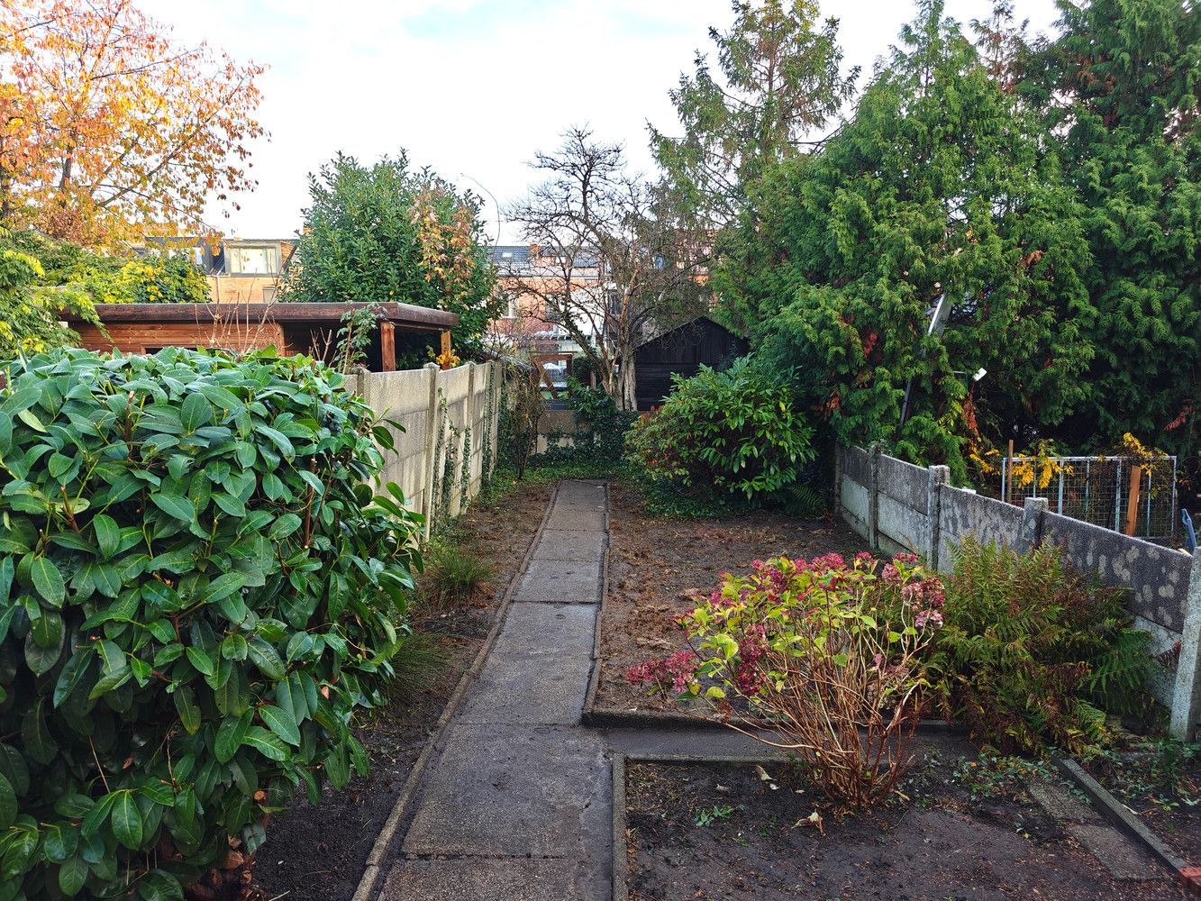 Te renoveren rijwoning met 3 slaapkamers en leuke tuin foto 4